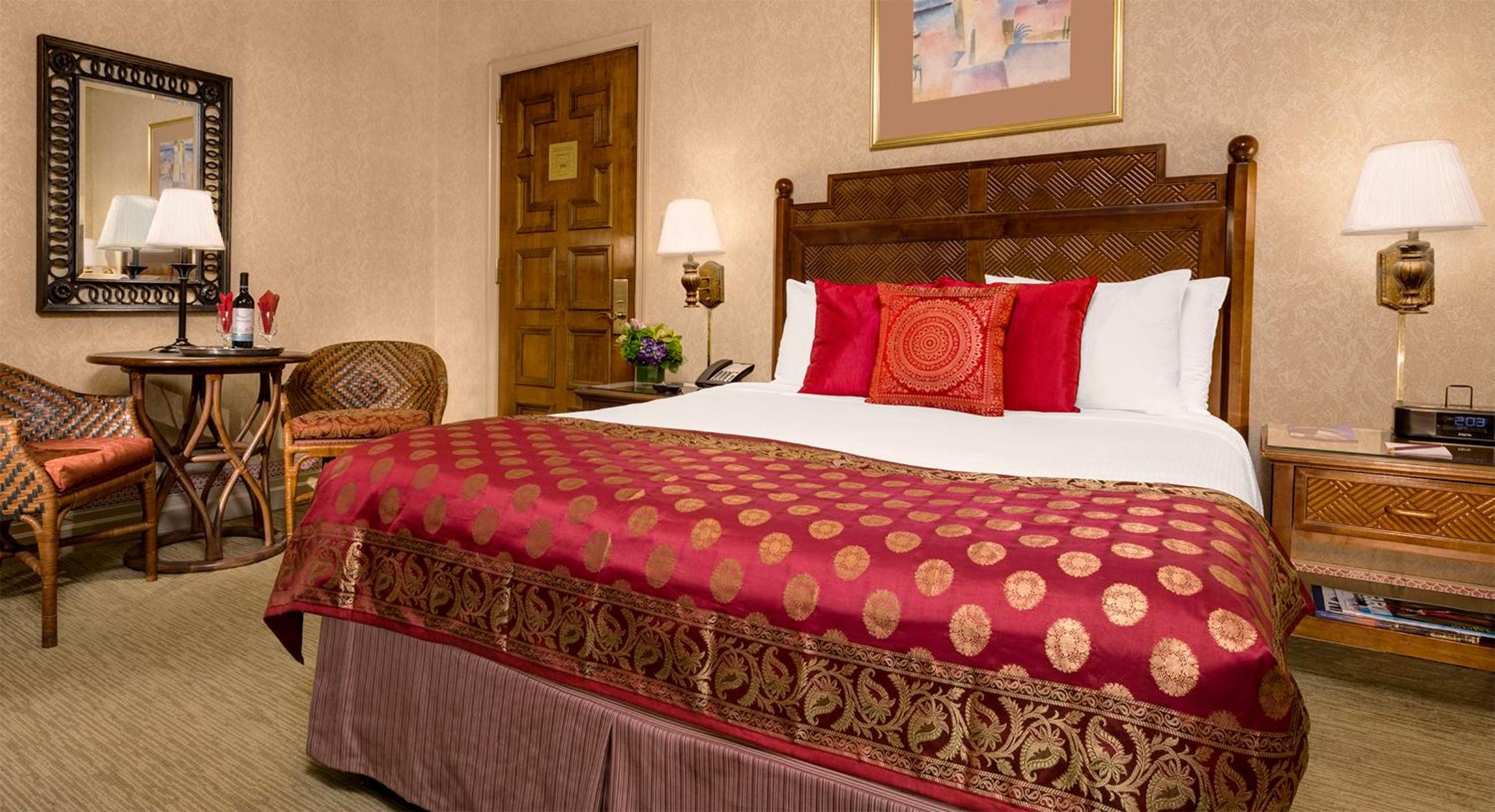 Deluxe Queen Room