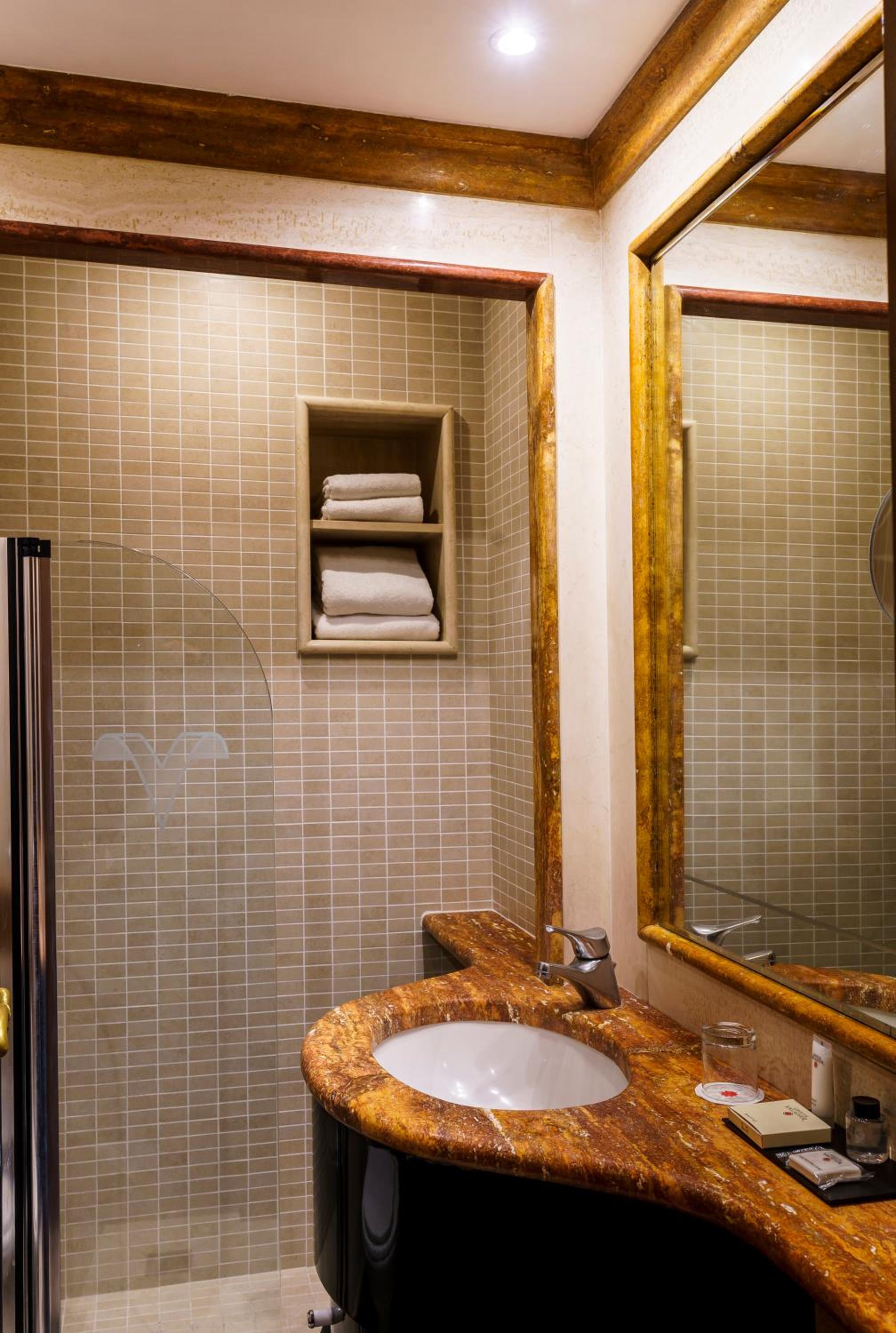 Double Room - Single Use