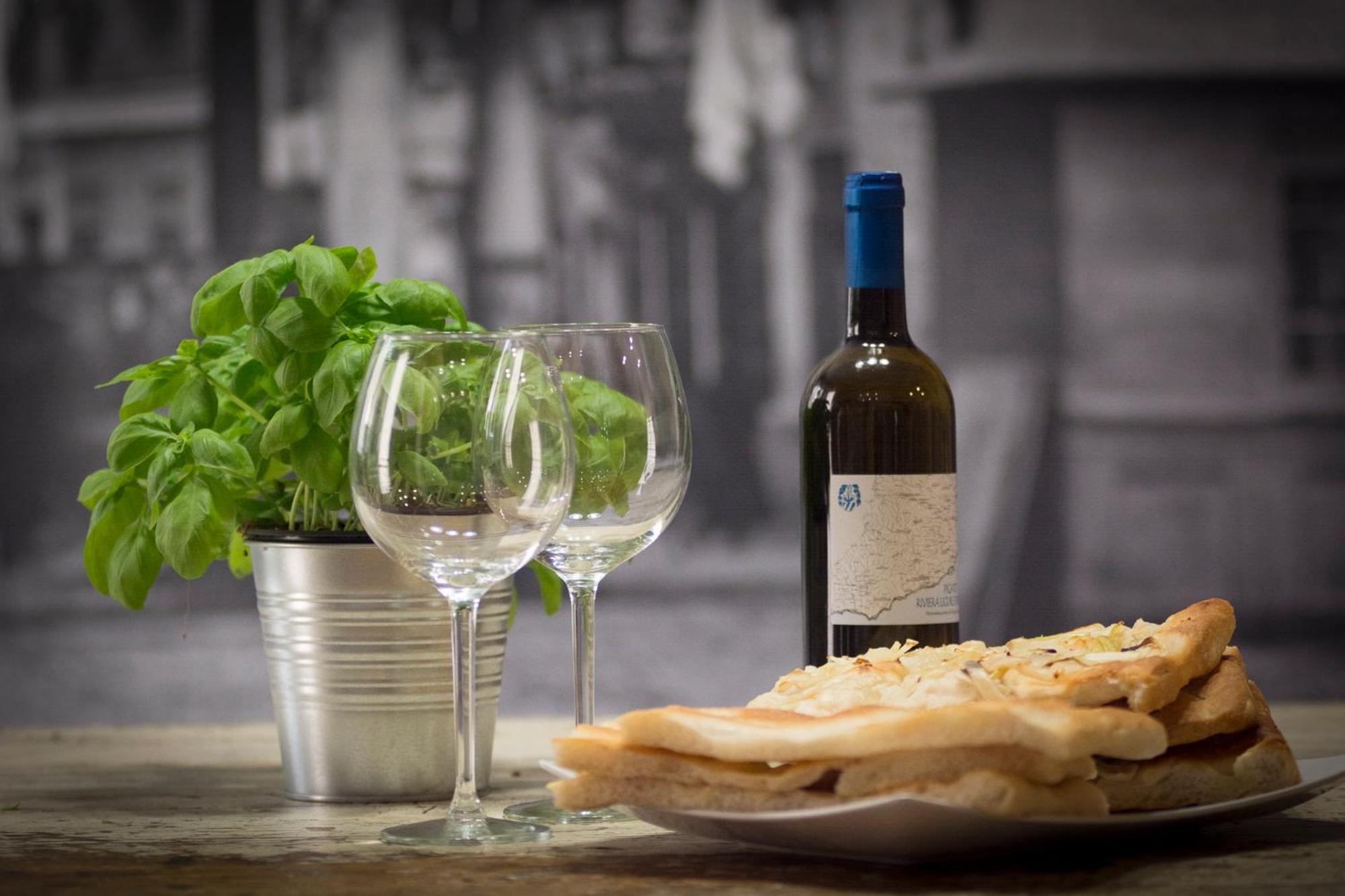 Two-Bedroom House - Photo 24