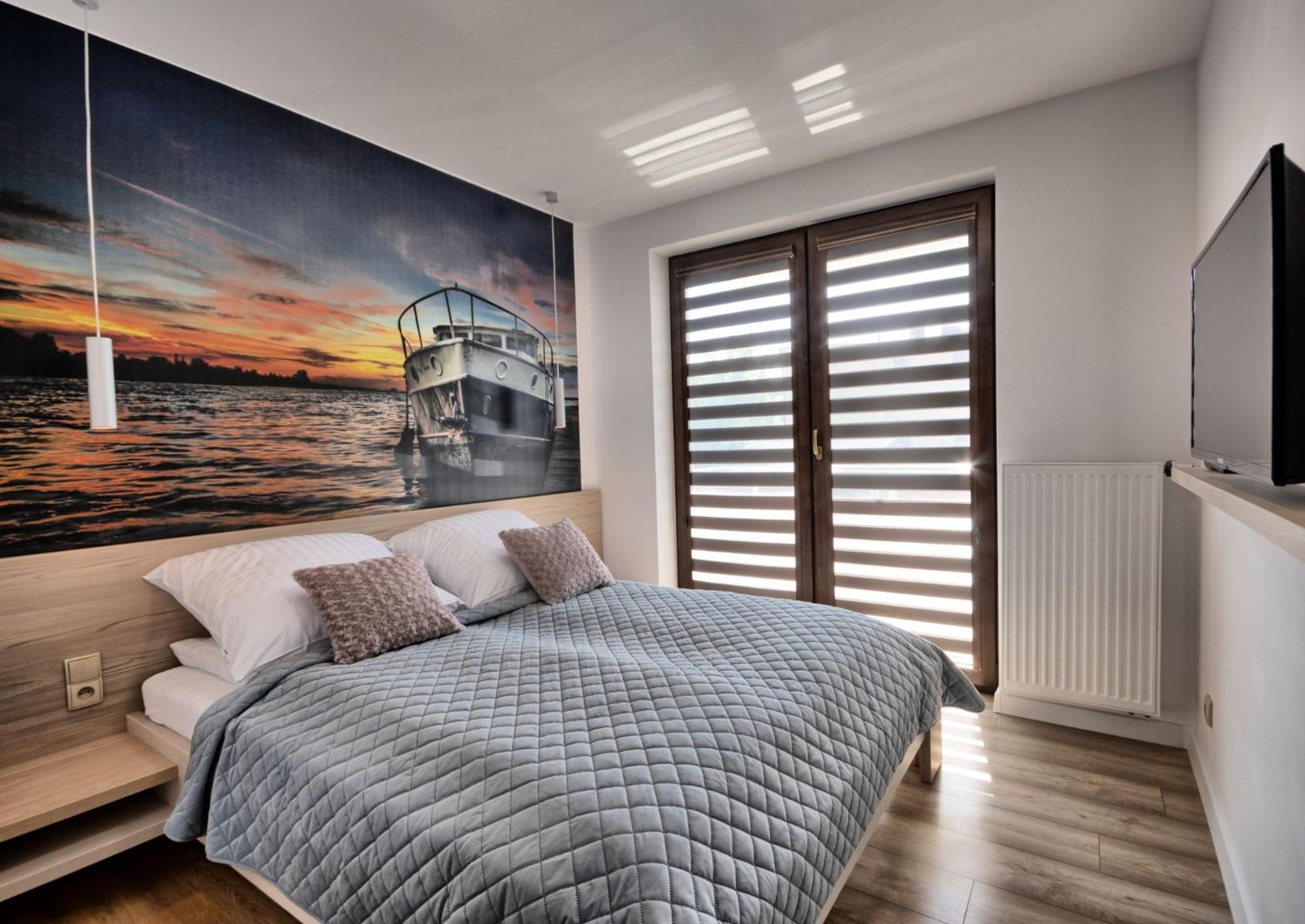 Deluxe Double Room with Balcony photo 3
