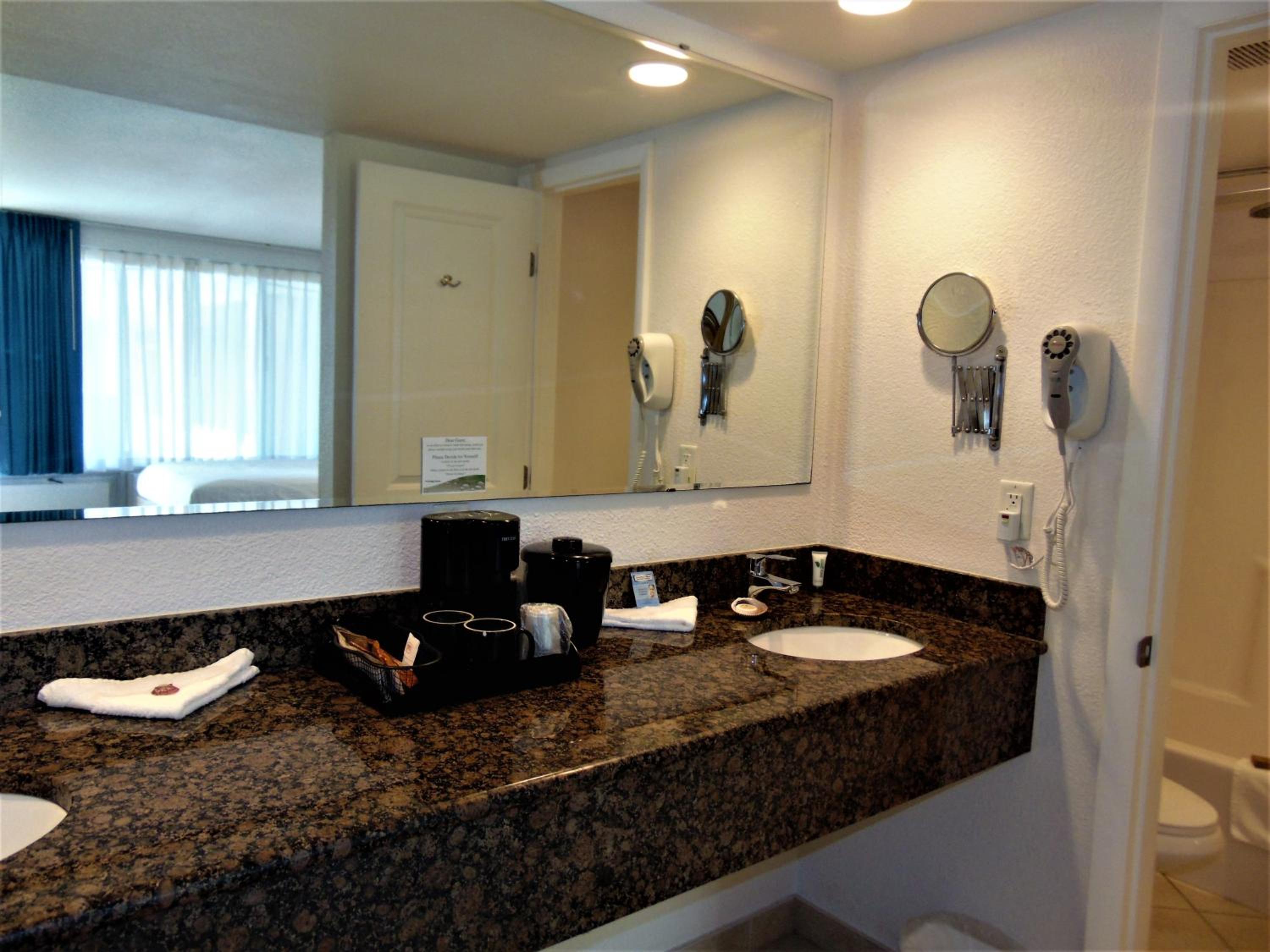 King Room - Non-Smoking - Photo 3