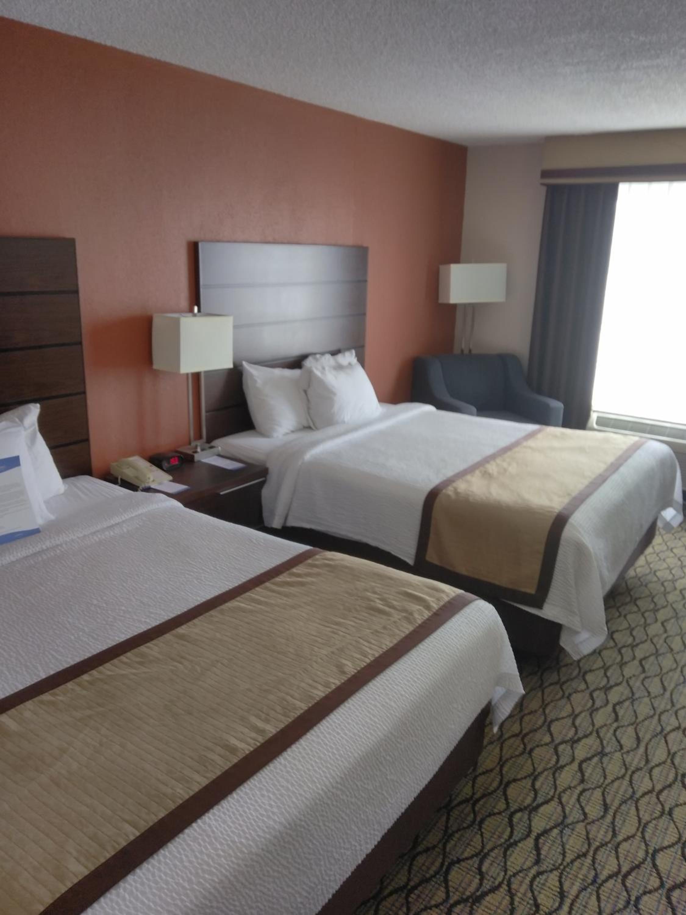 Queen Room with Two Queen Beds - Non-Smoking - Photo 1