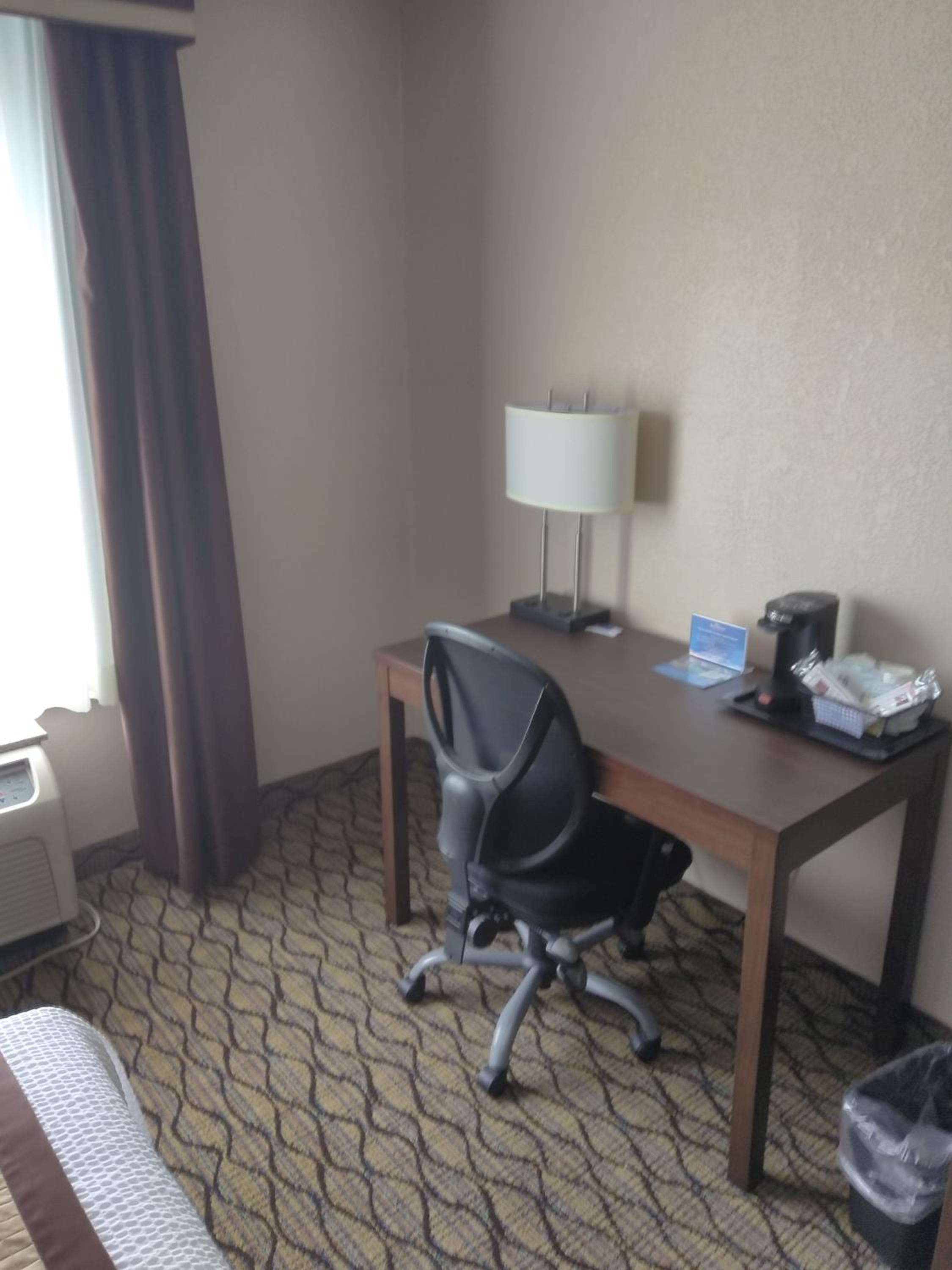 Queen Room with Two Queen Beds - Non-Smoking - Photo 2