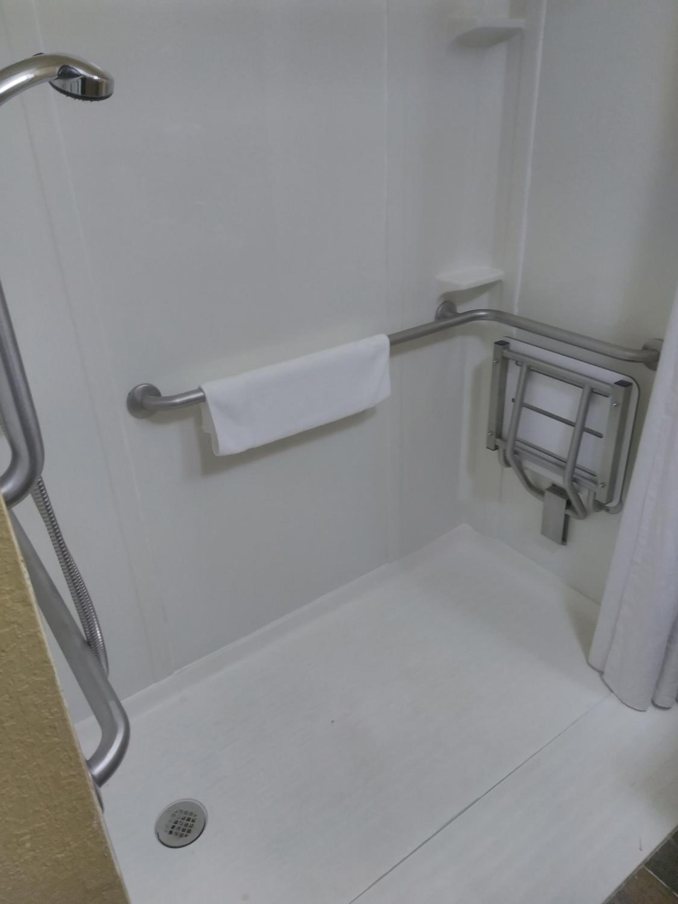 King Room - Mobility Access/Non-Smoking - Photo 5