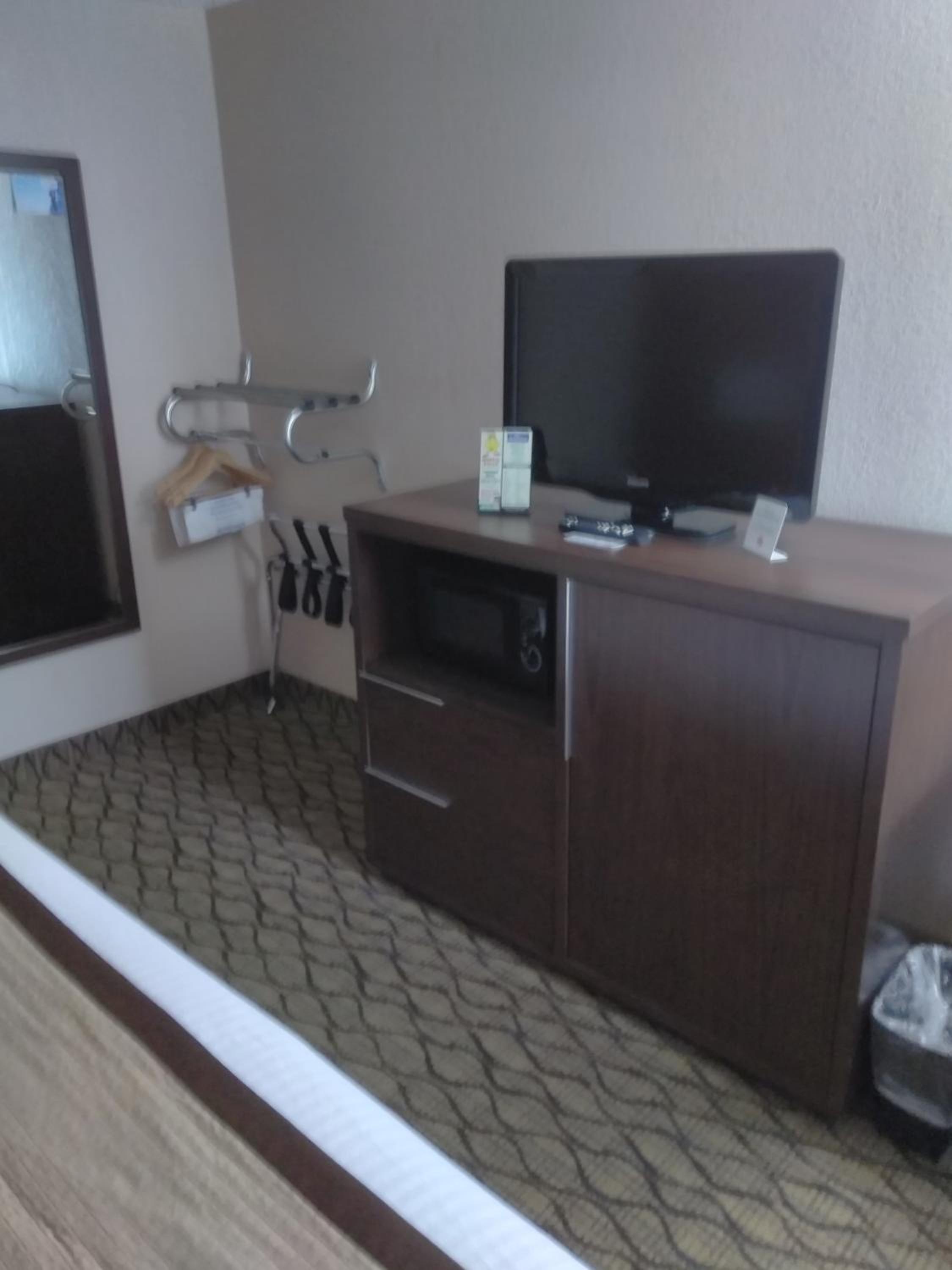 King Room - Mobility Access/Non-Smoking photo 1
