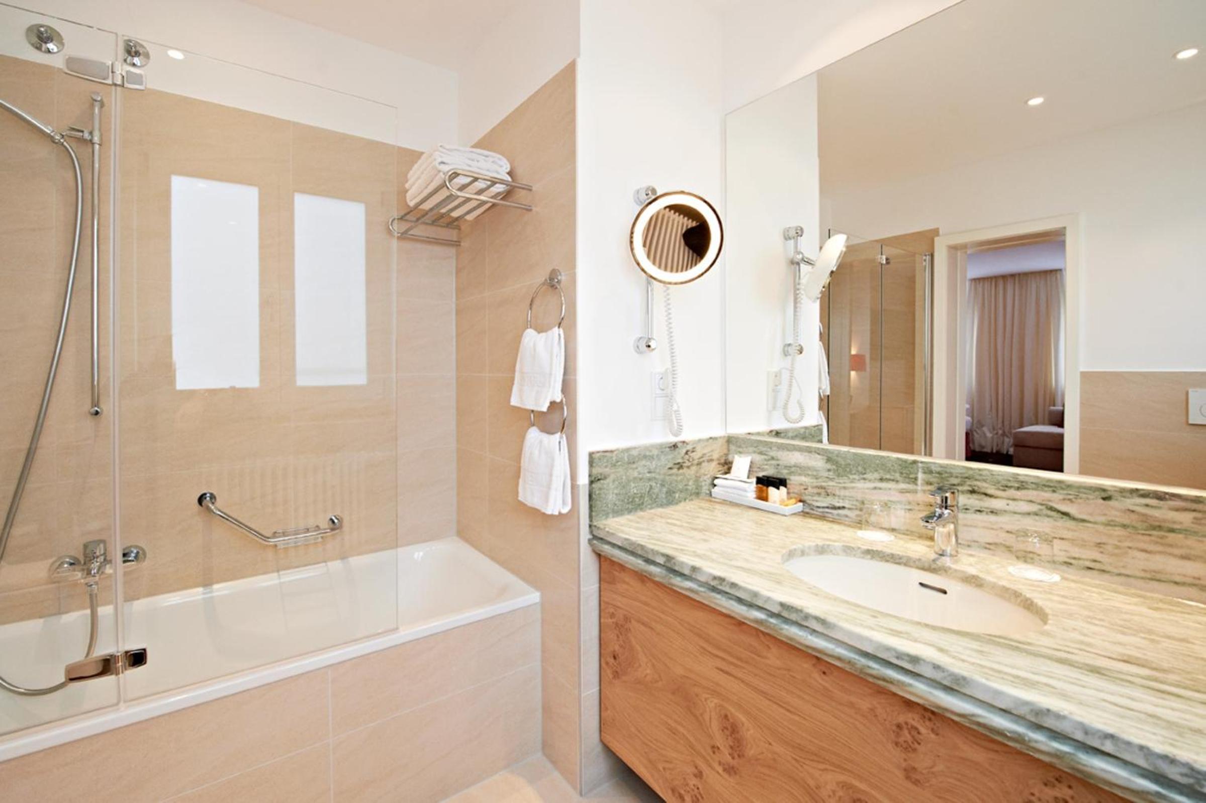 Superior Double or Twin Room - Photo 3