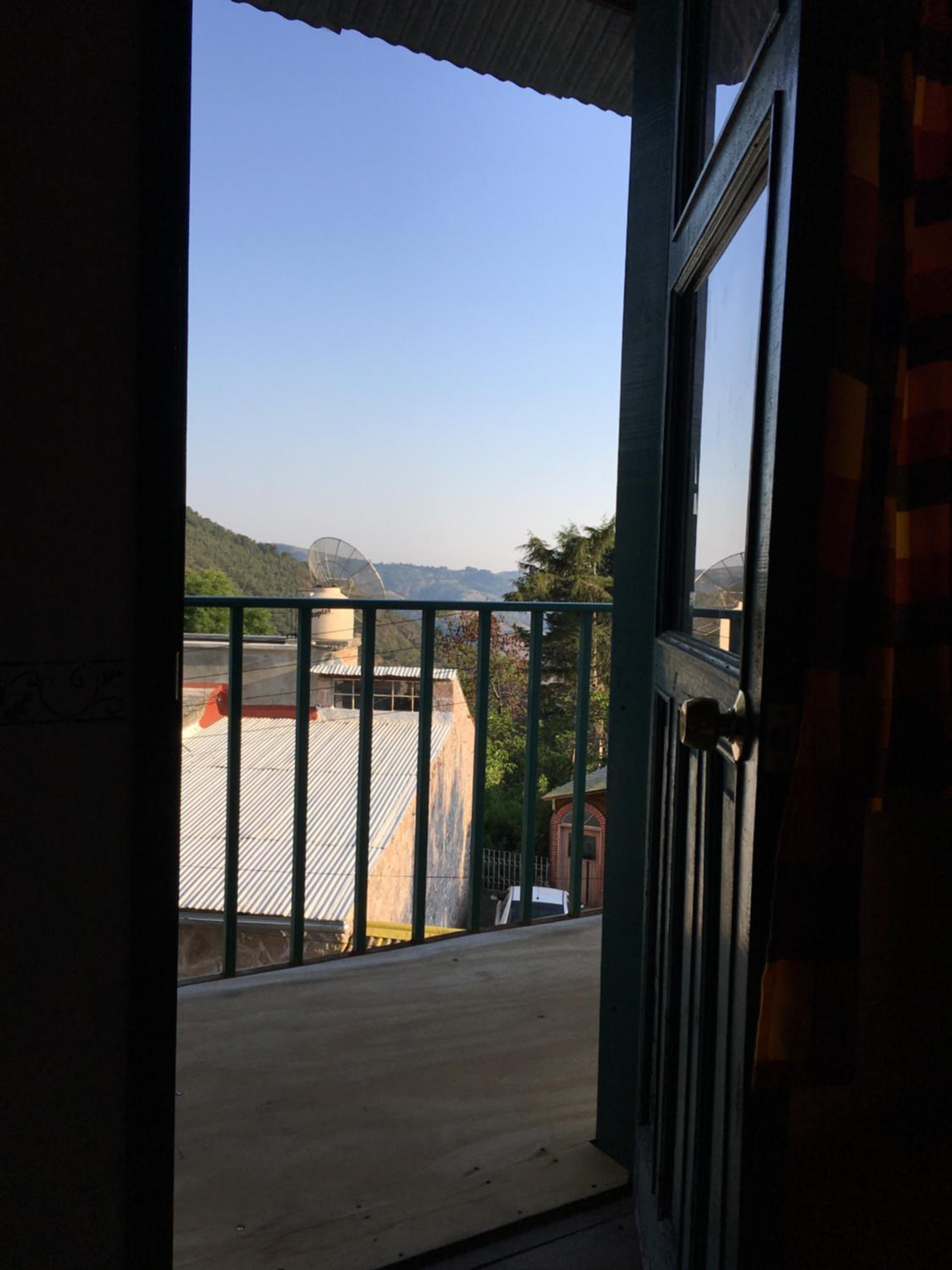 Quadruple Room with Balcony - Photo 4
