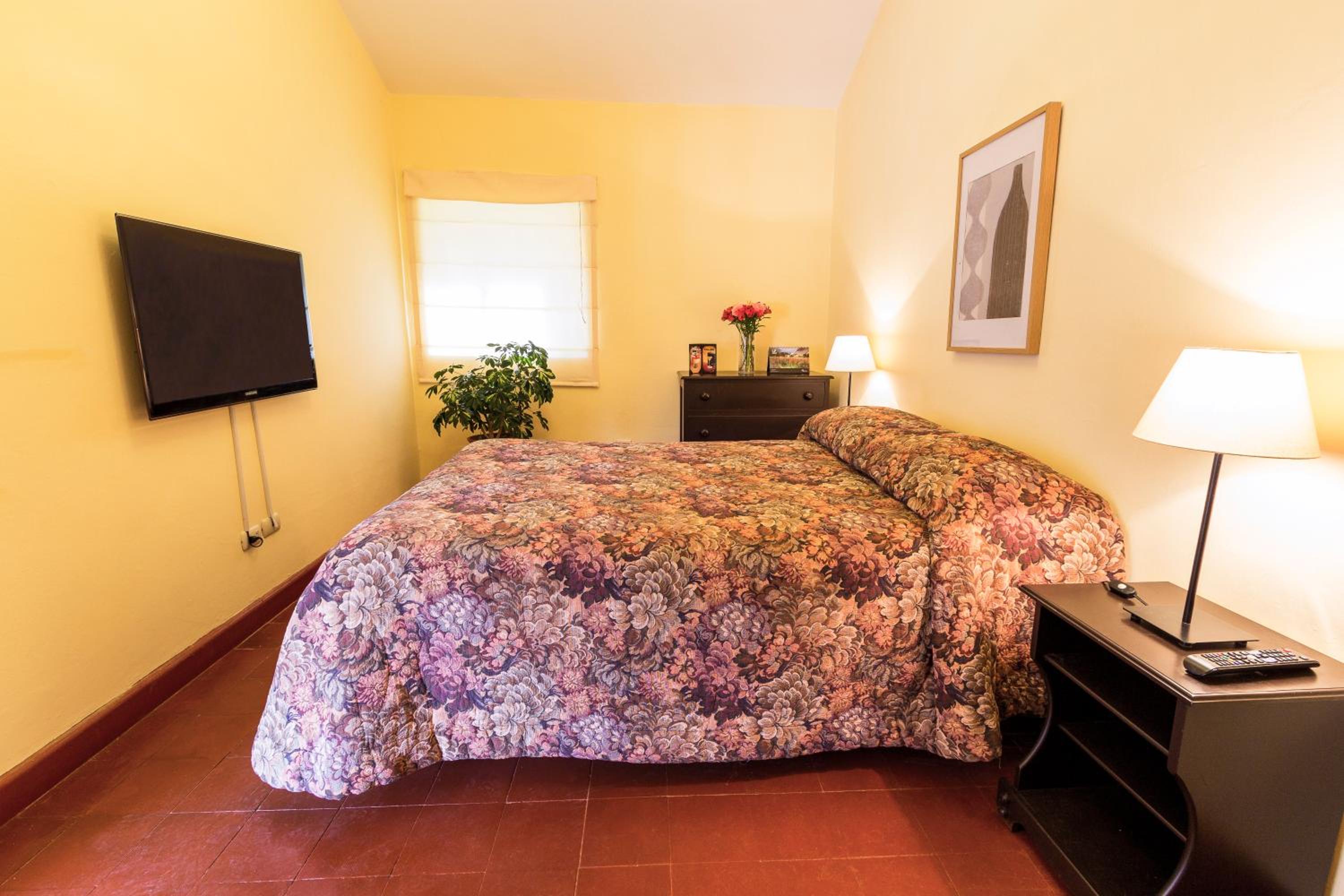 Standard Double Room - Photo 3