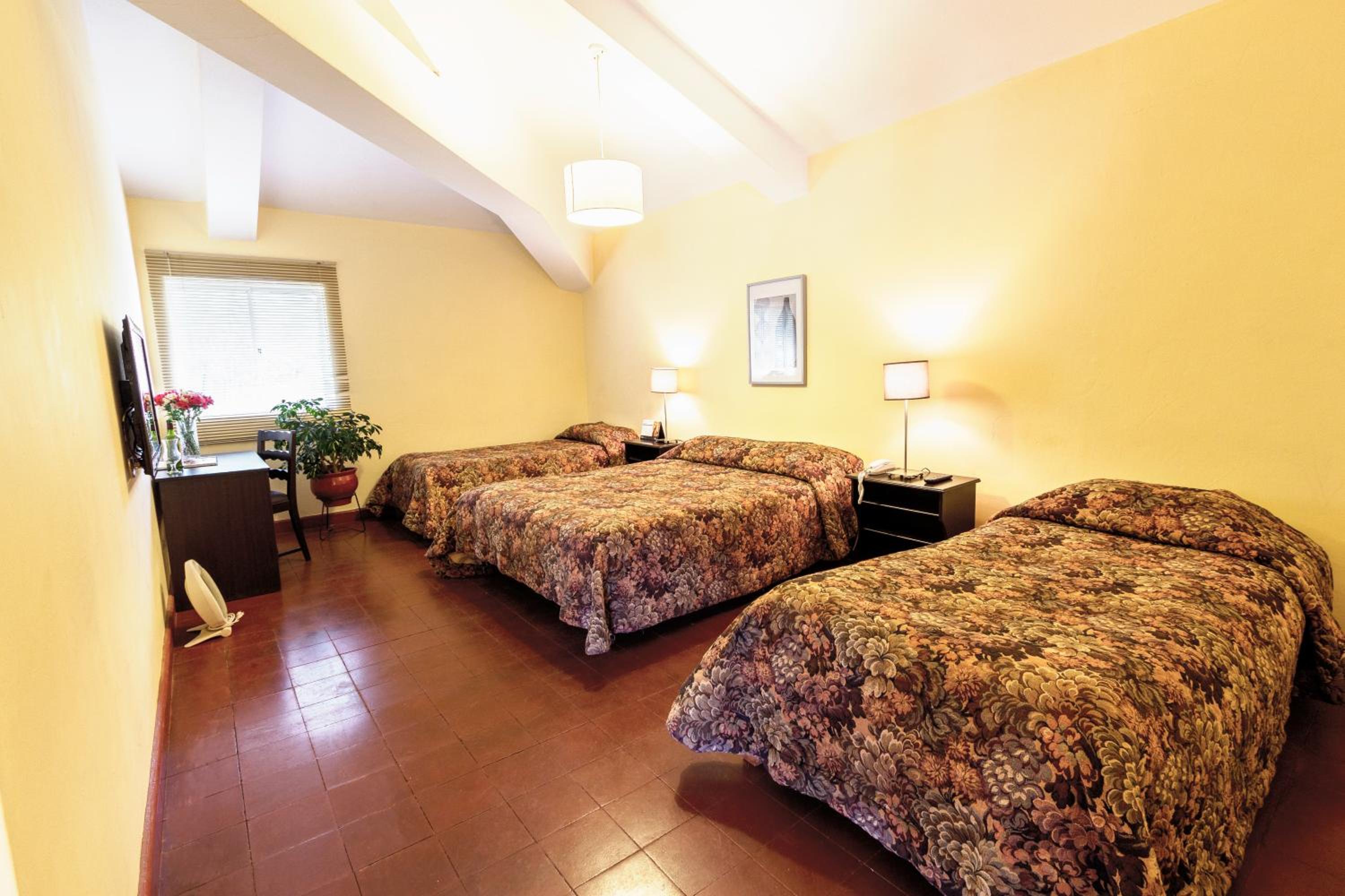 Family Room - Photo 2