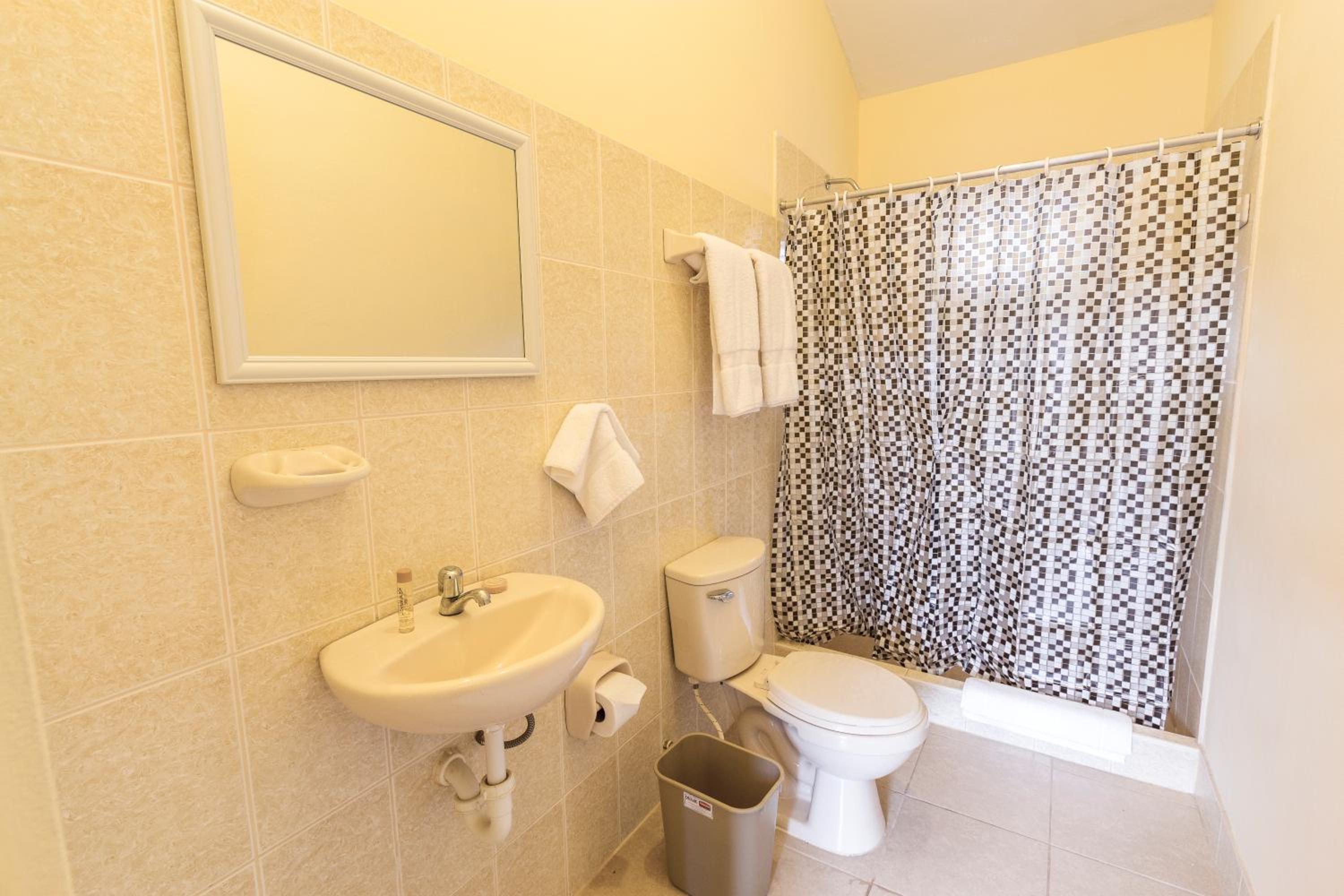 Standard Double Room - Photo 5