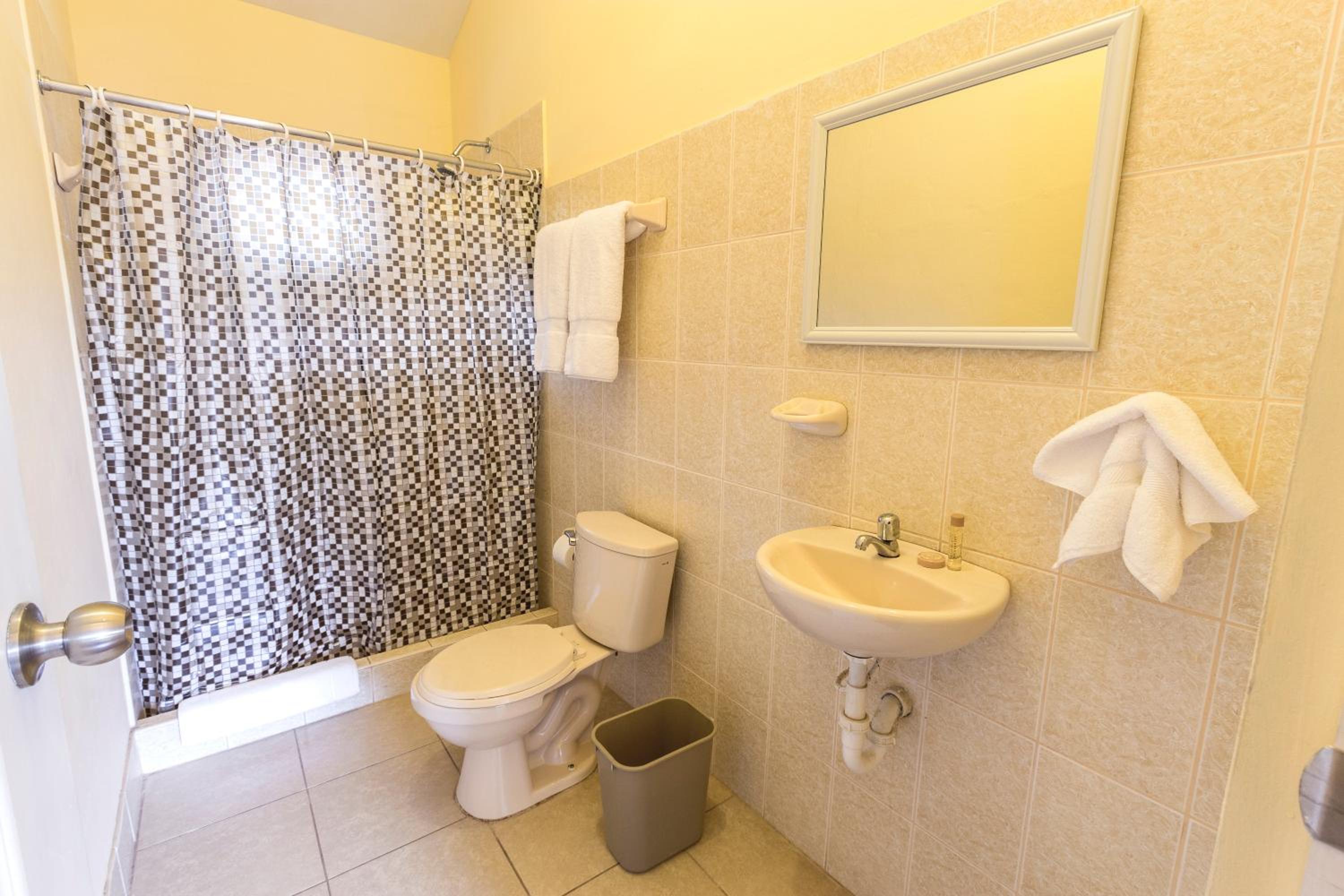Standard Double Room - Photo 4