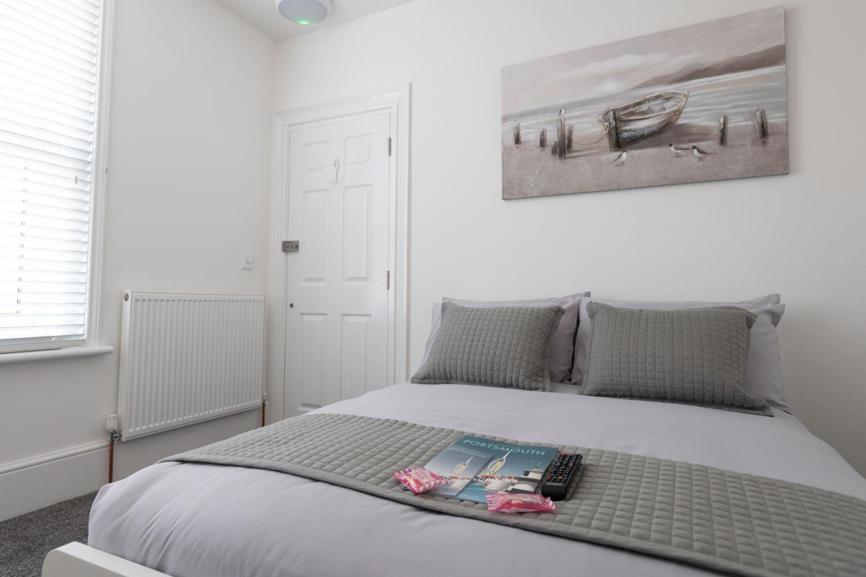 Studio Apartment photo 2