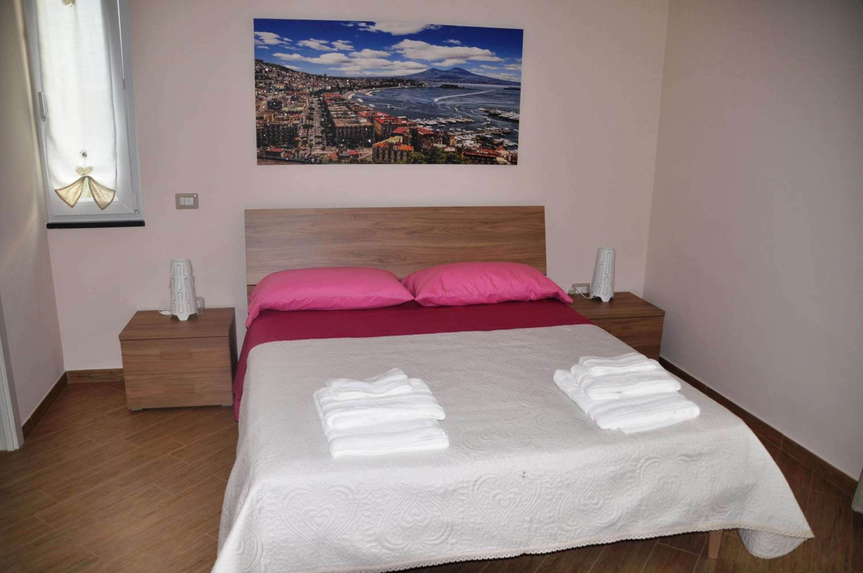 Large Double Room - Photo 5