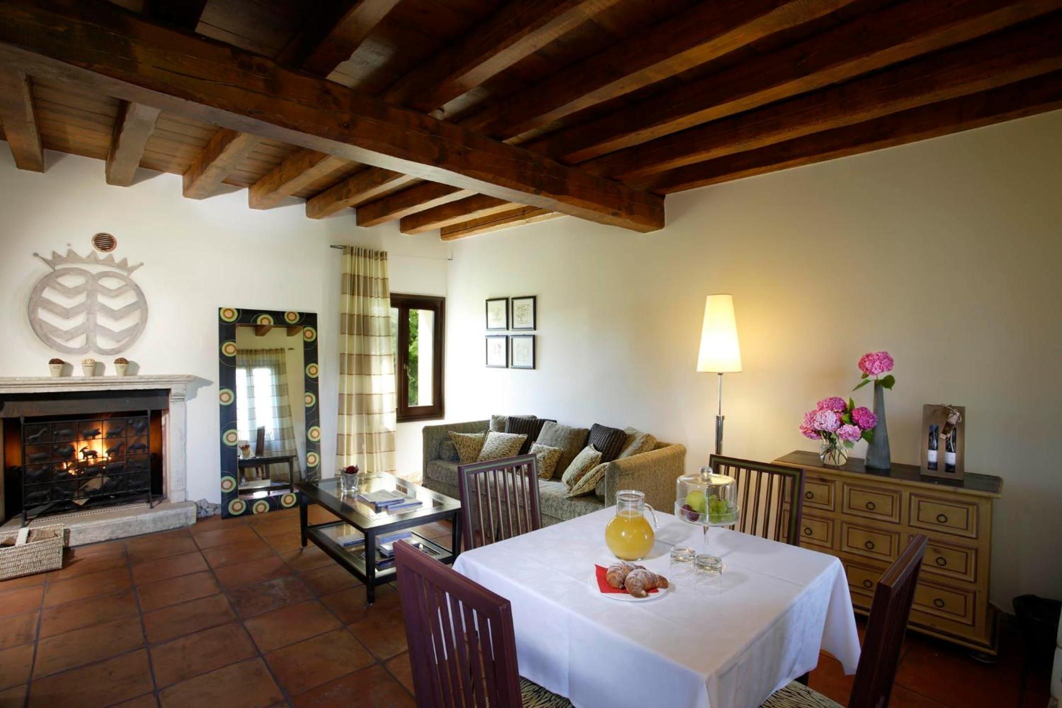 Suite - Photo 2