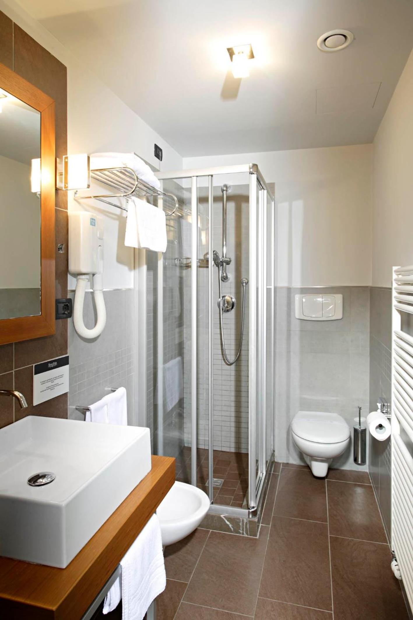 Twin Room - Photo 3