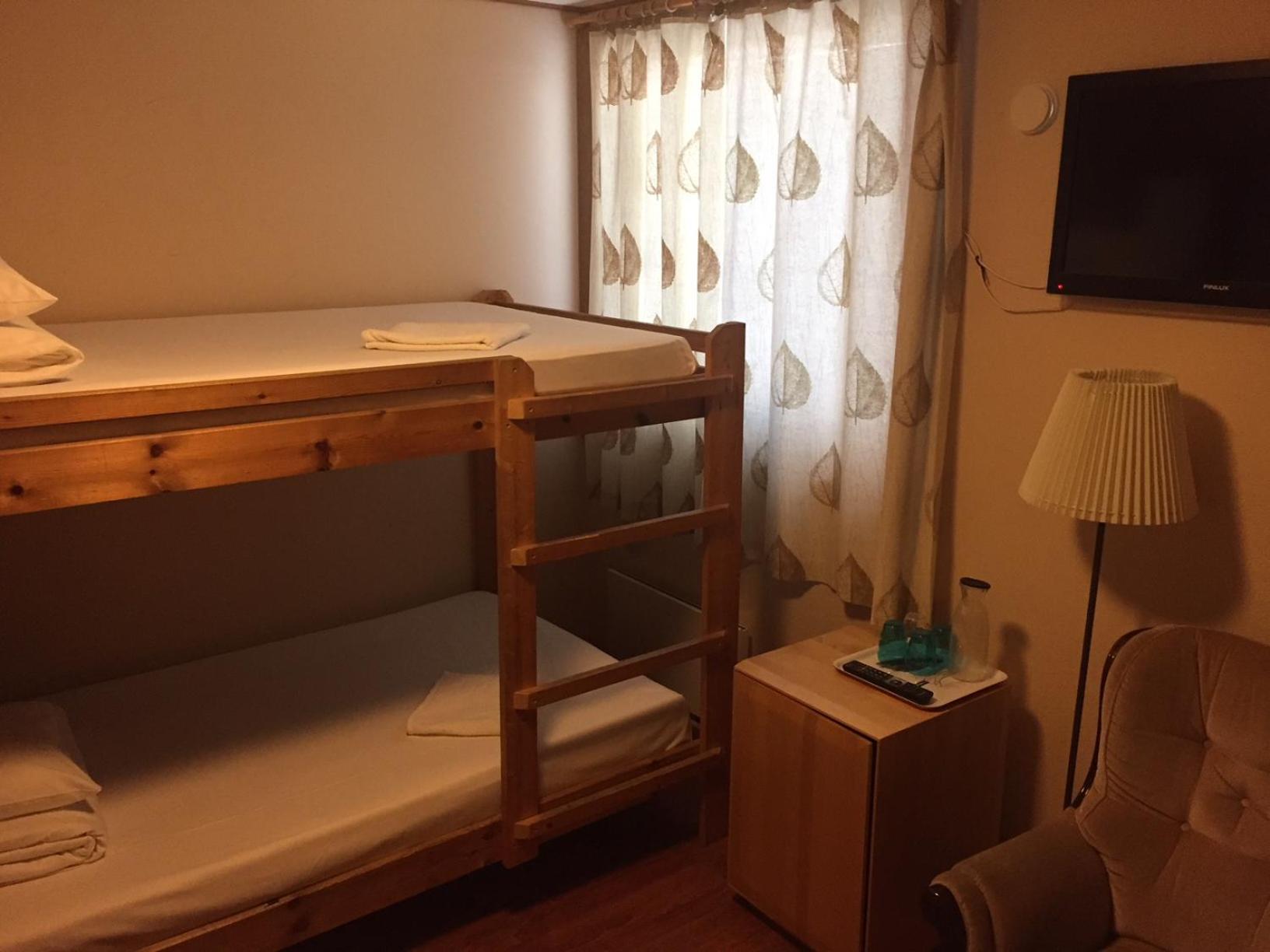 Quadruple Room with Shared Bathroom photo 3