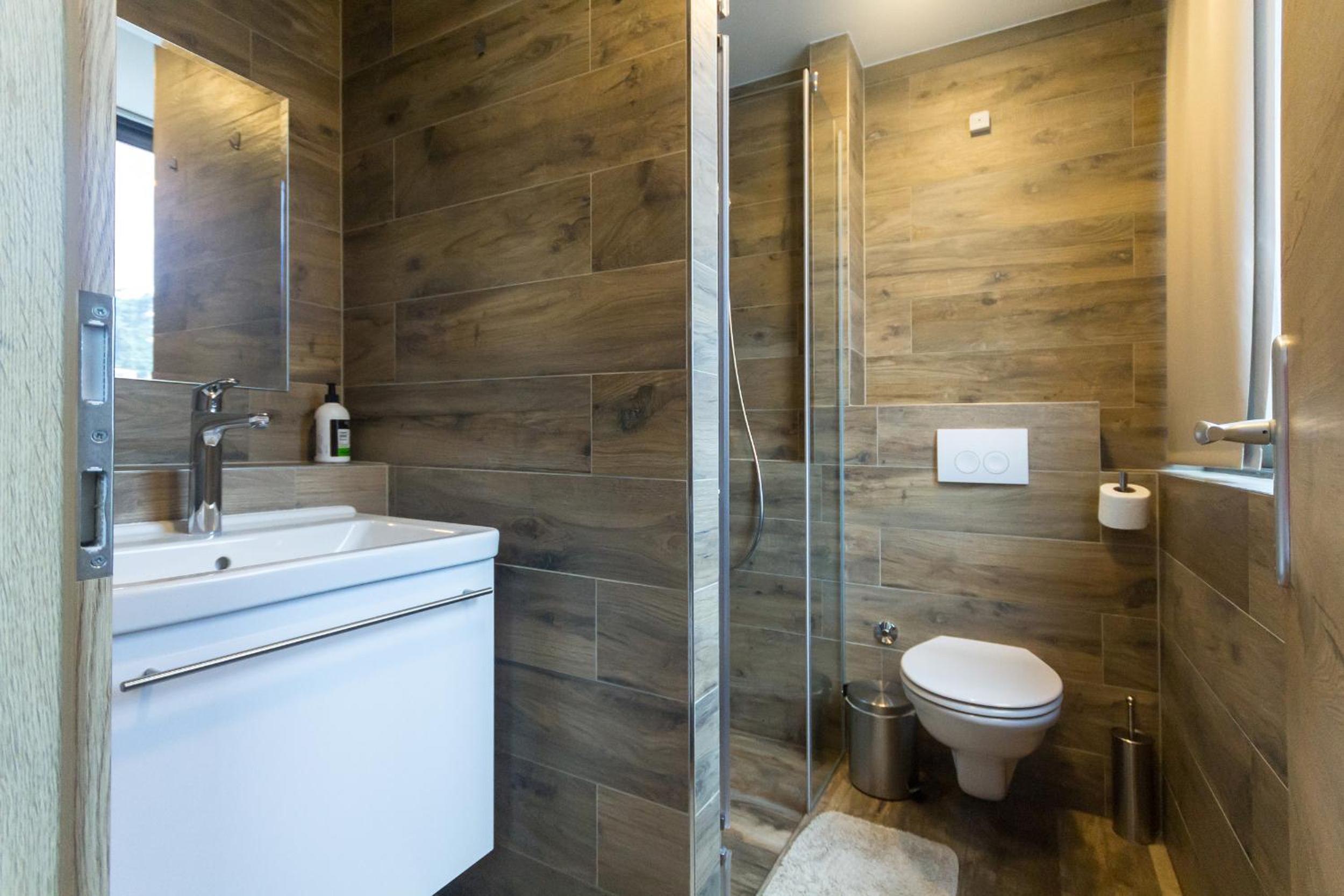 Deluxe Double or Twin Room with City View - Photo 23
