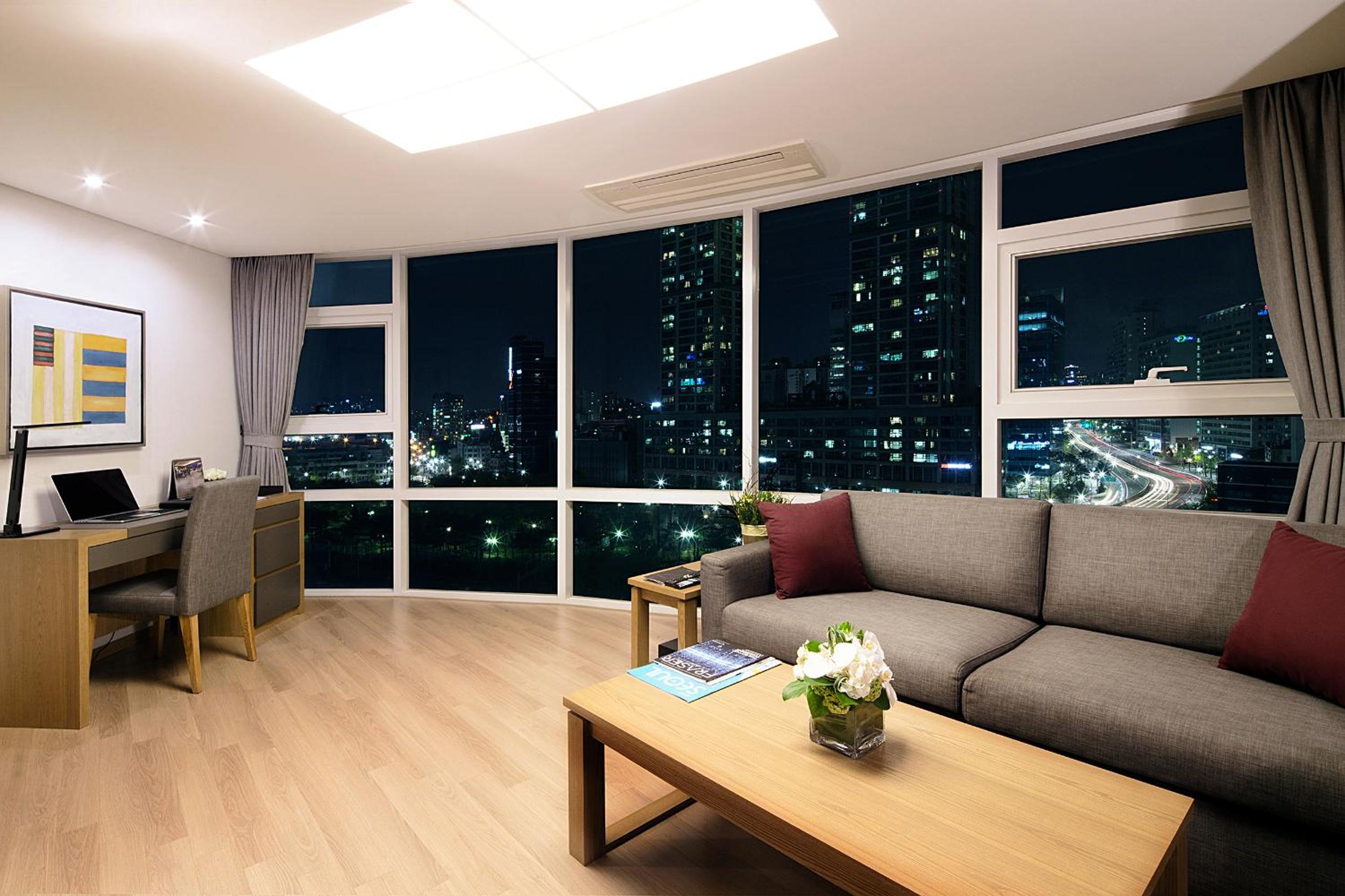 Super Deluxe Two-Bedroom Apartment photo 1