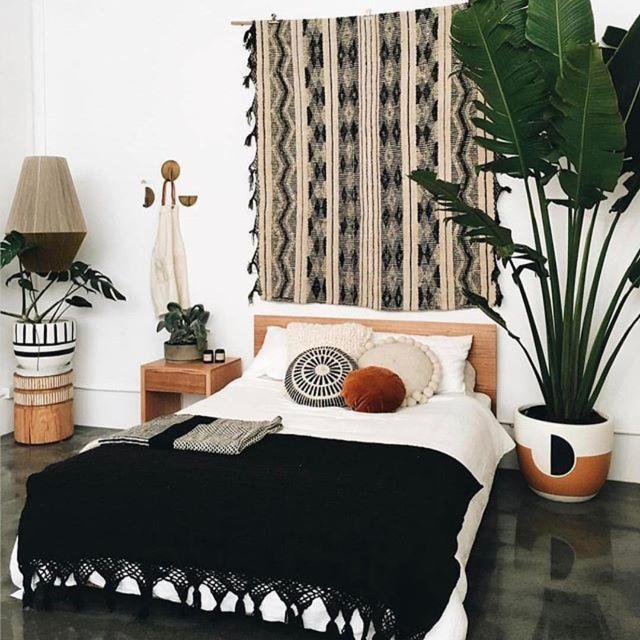 One-Bedroom House - Photo 37