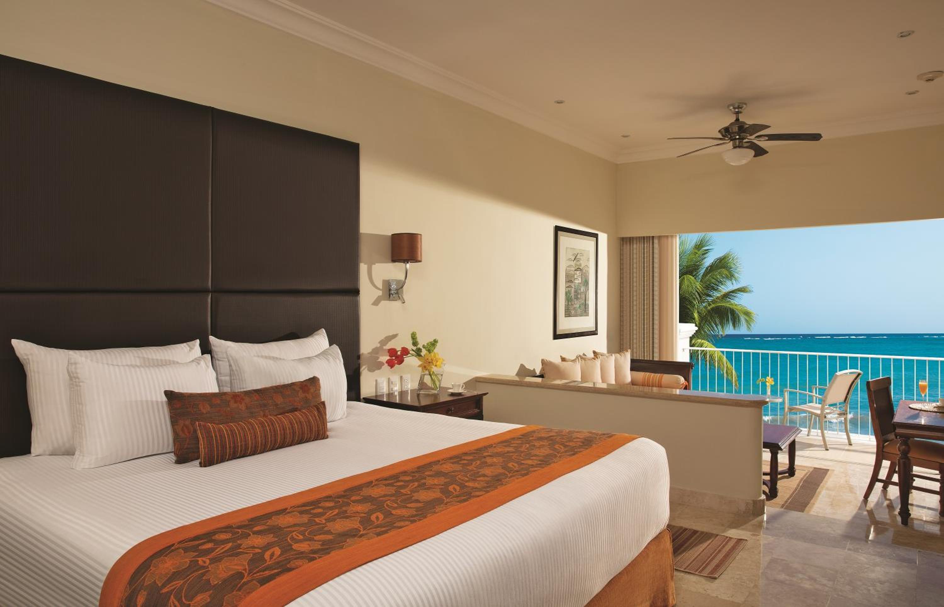 Preferred Club Junior Suite Ocean Front Double thumbnail 5