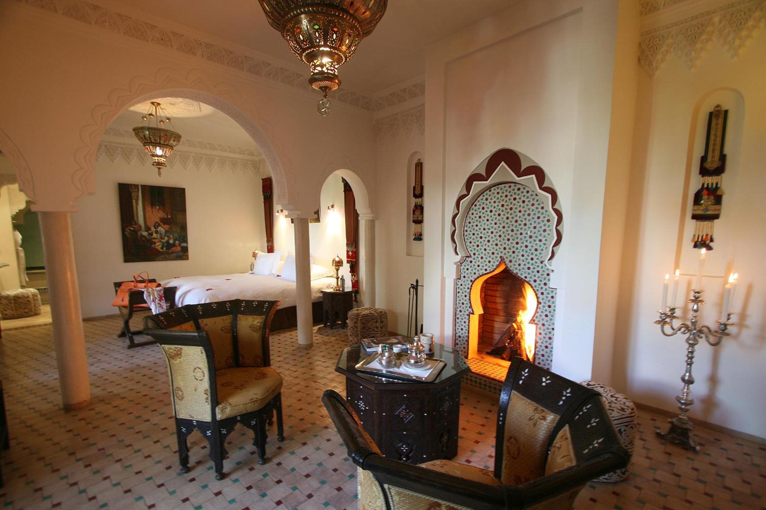 Superior King Suite - Photo 14