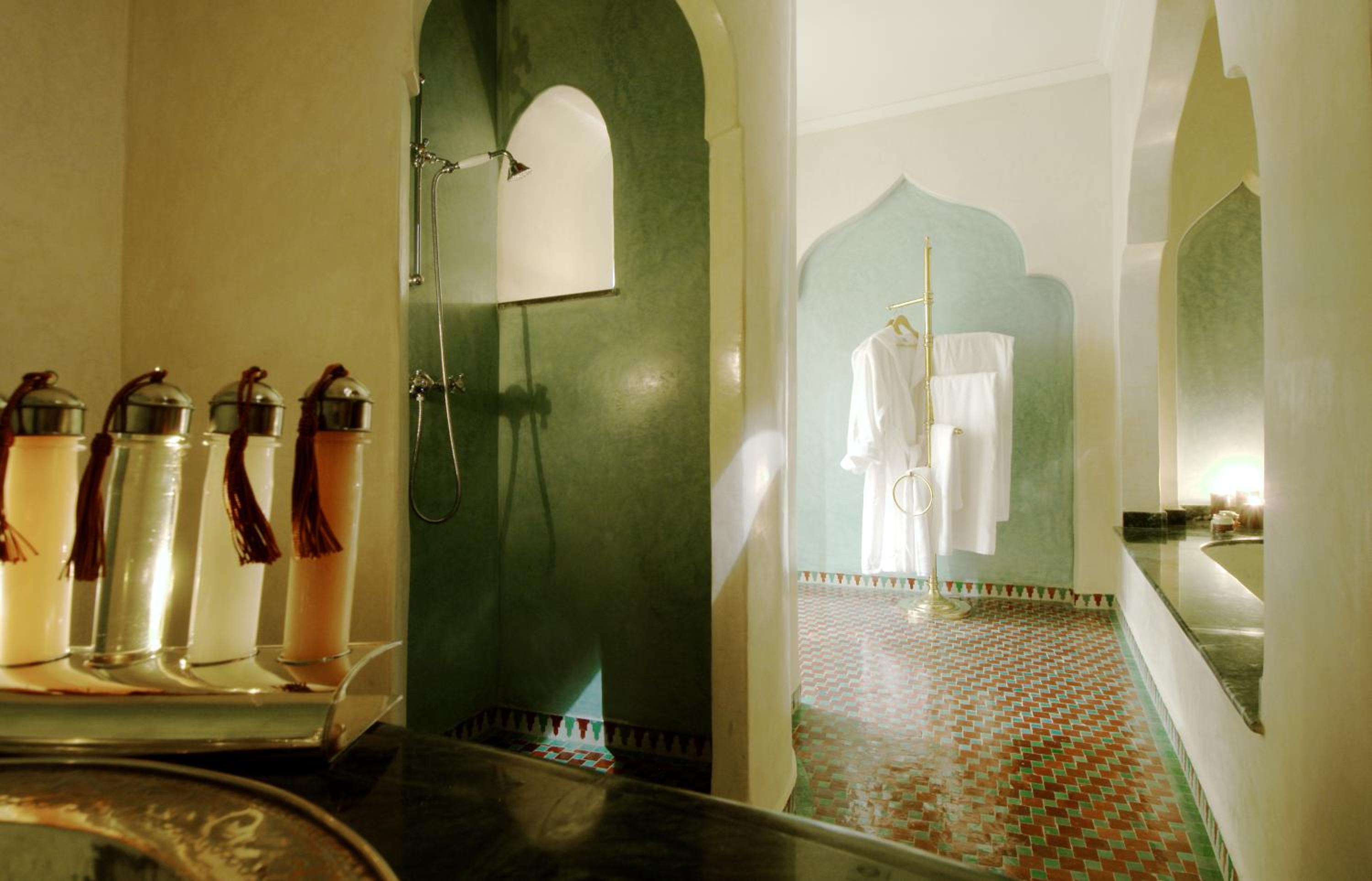 Superior King Suite - Photo 7
