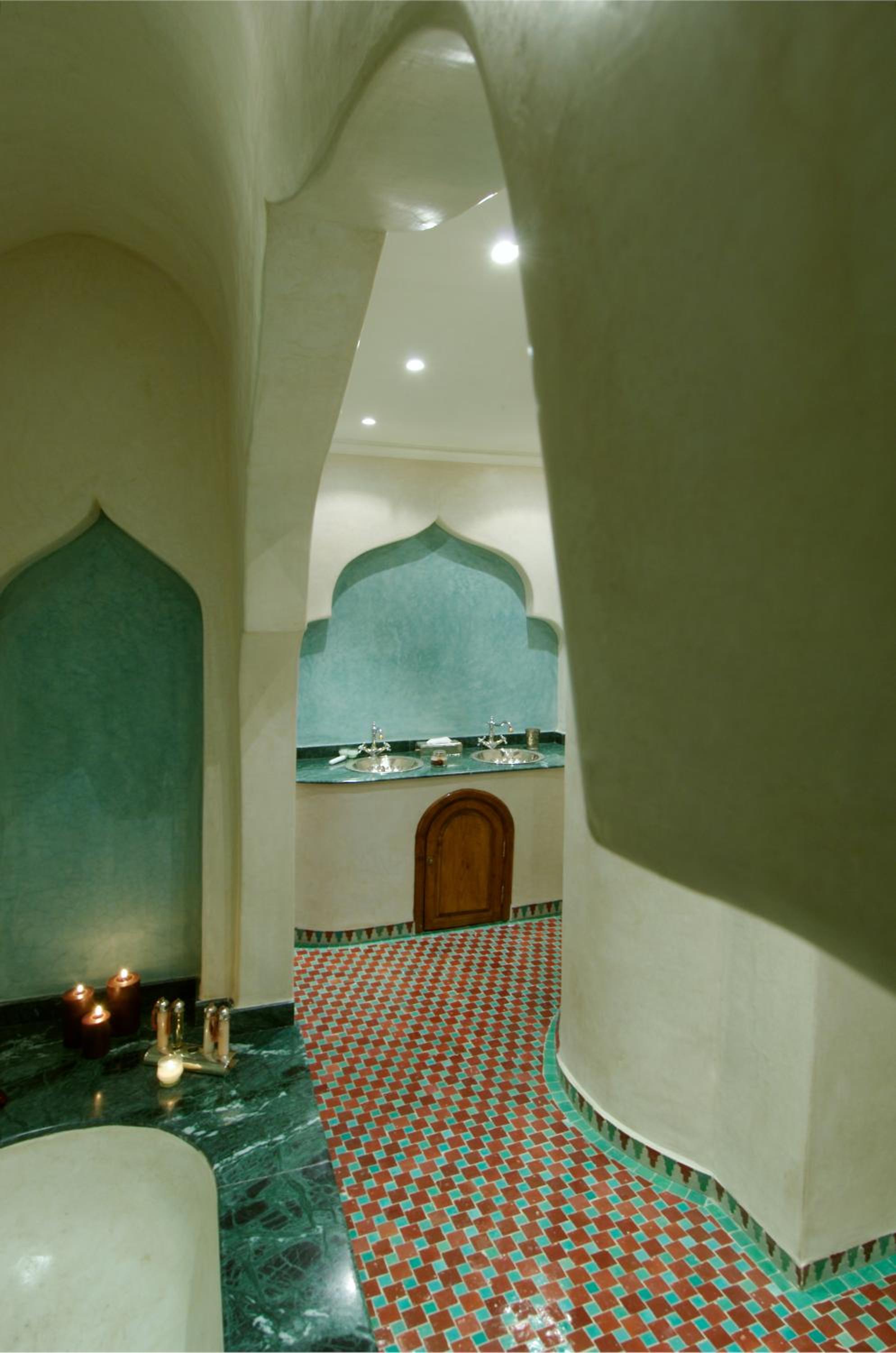 Superior King Suite - Photo 5