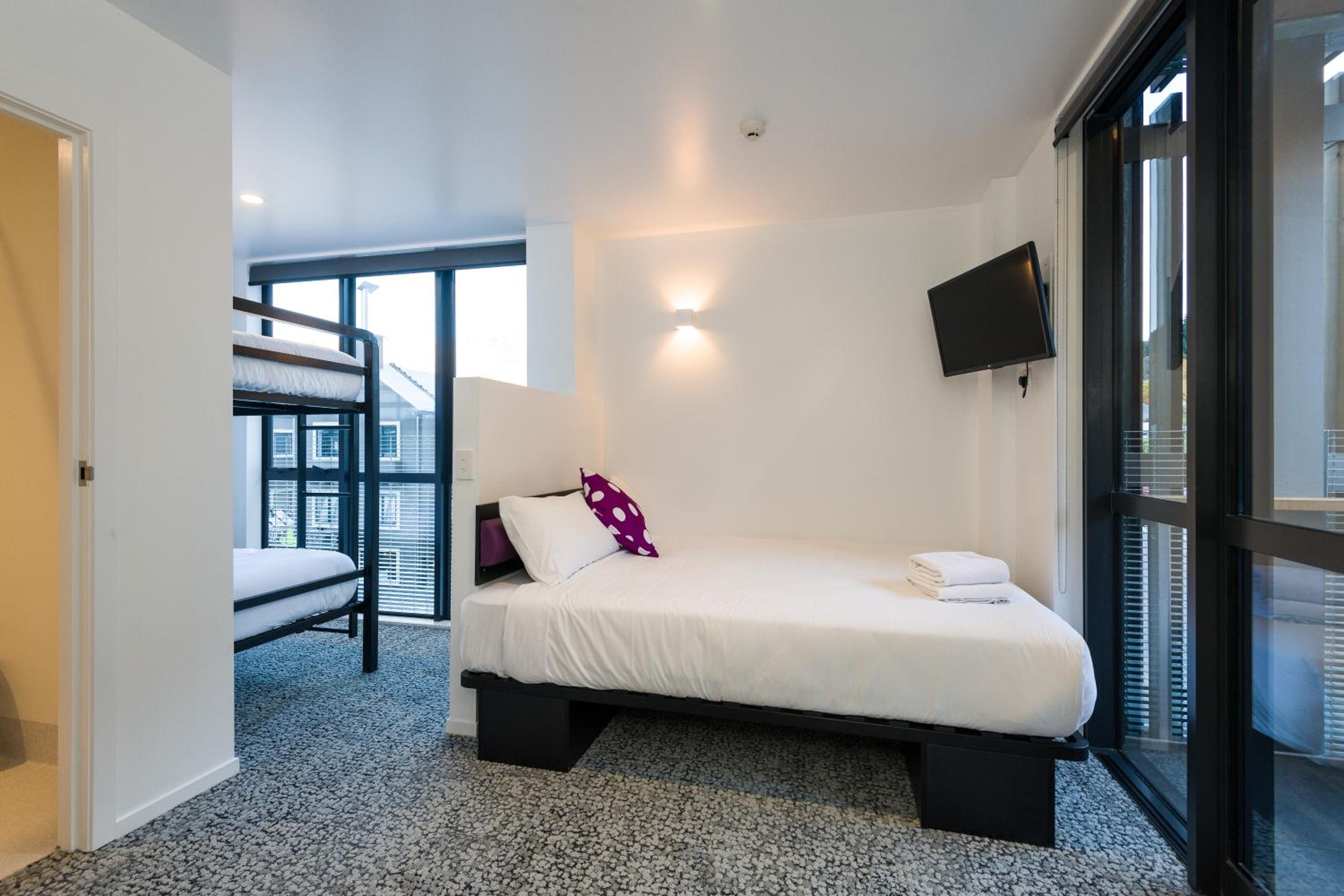 Quadruple Room with Private Bathroom