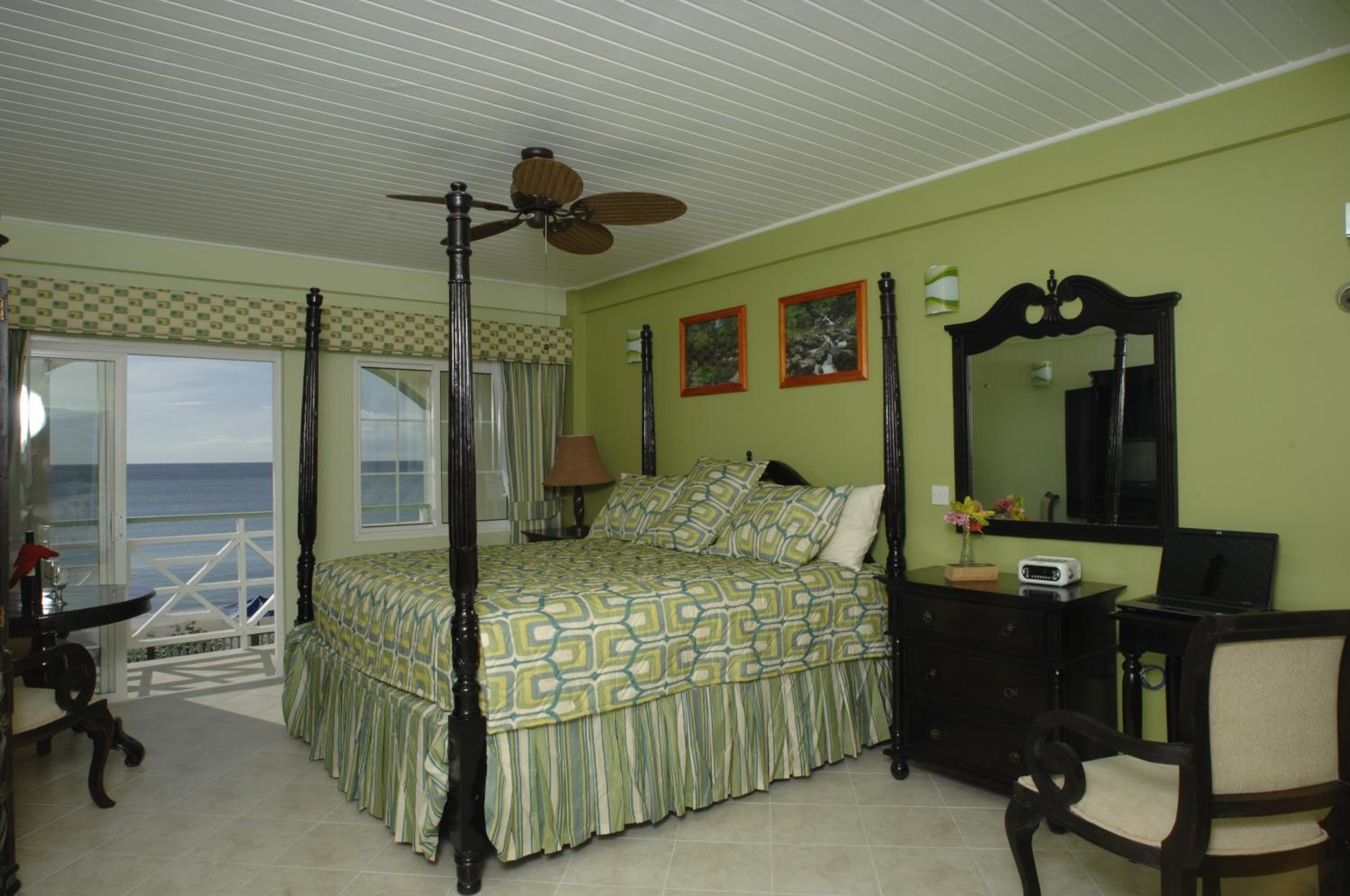 Deluxe King Room with Ocean View