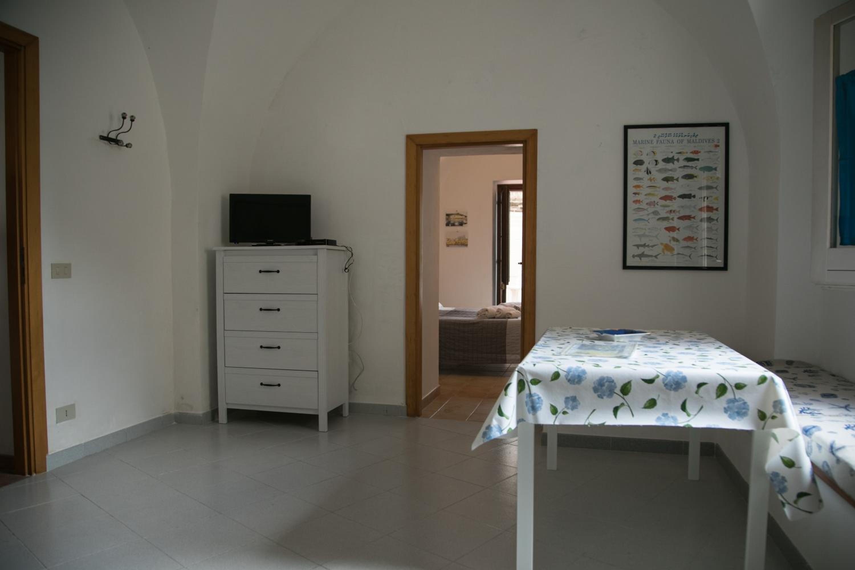 One-Bedroom Apartment photo 3
