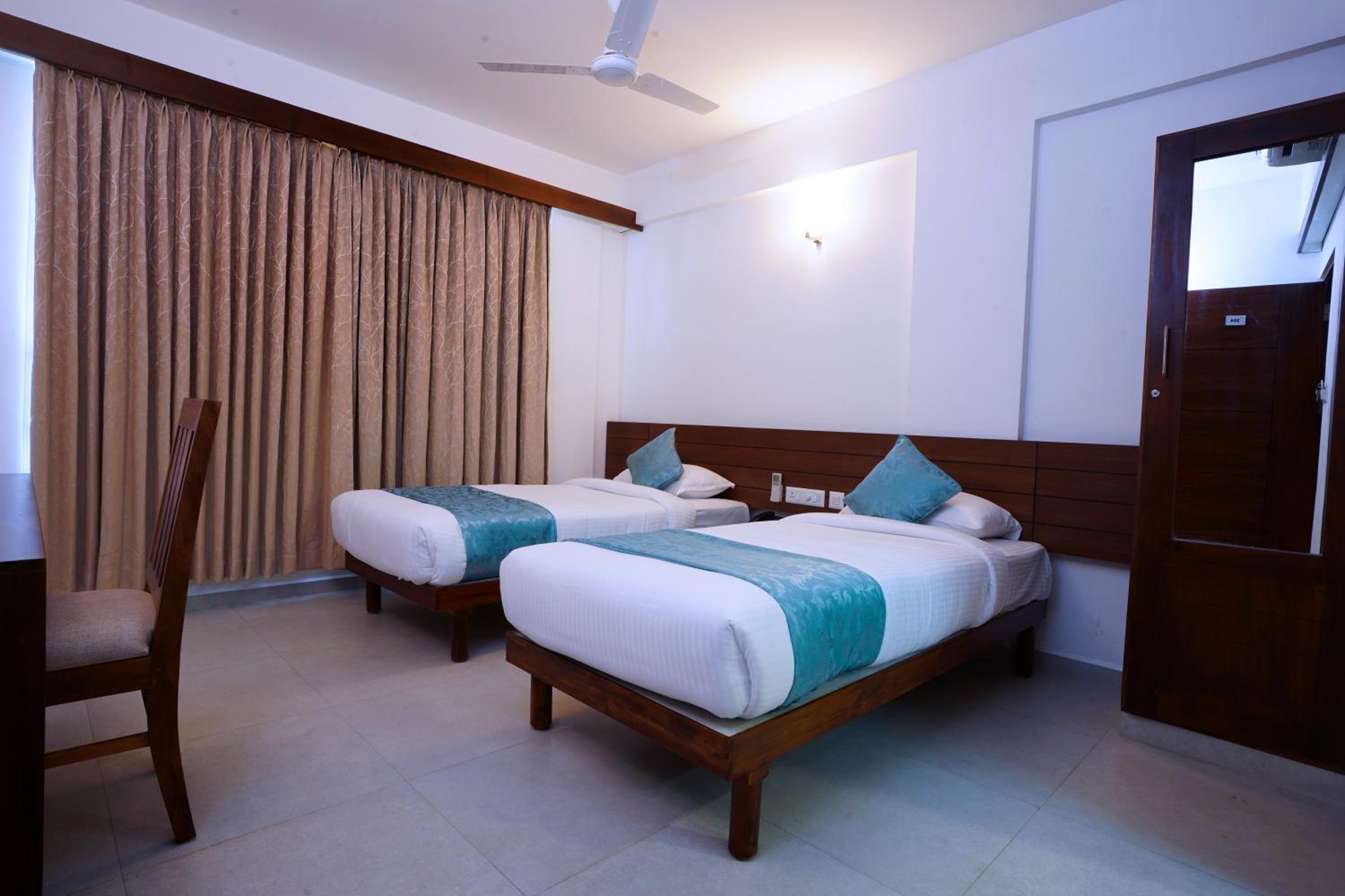 Budget Double Room photo 3