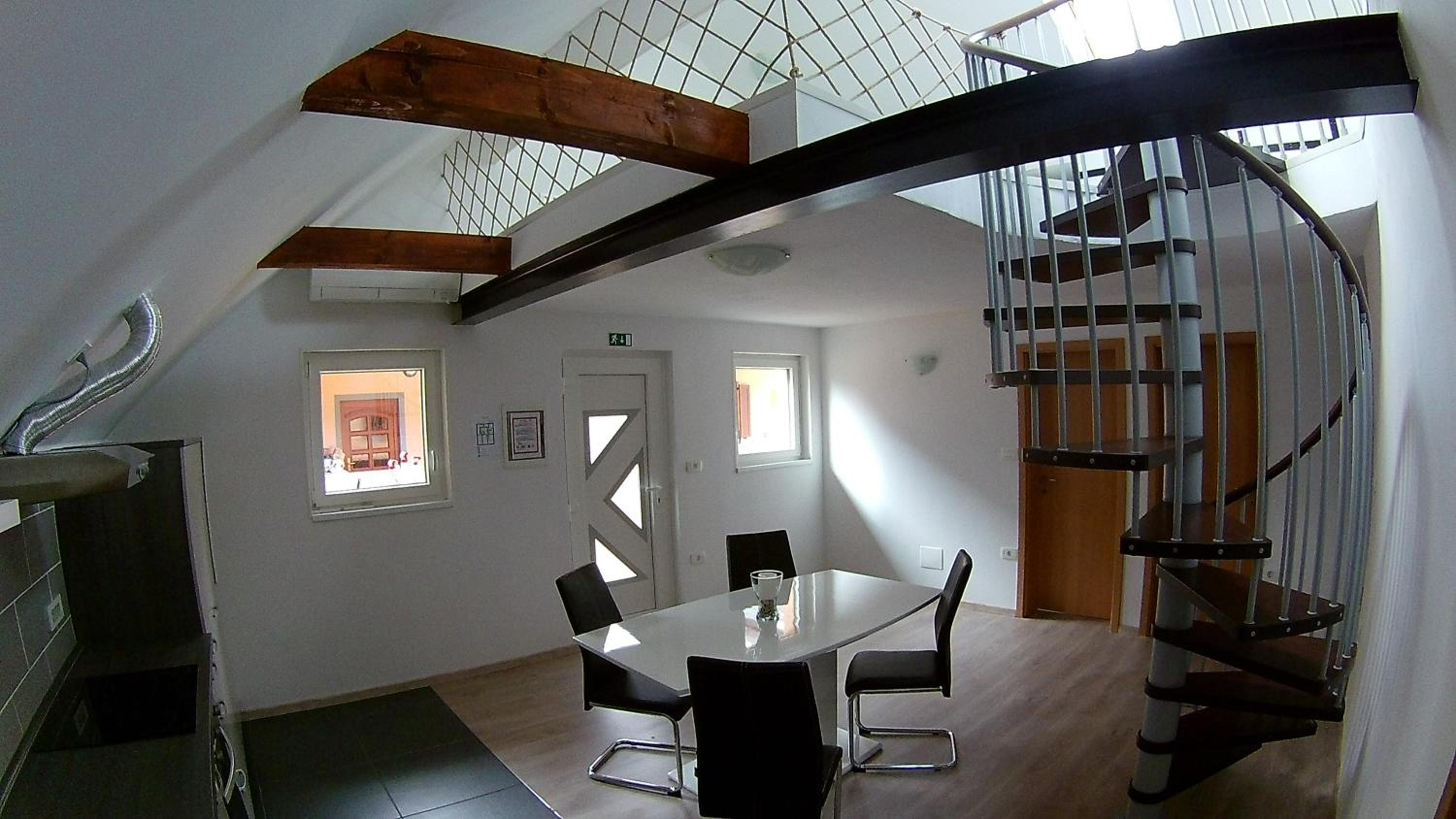 Apartment with Mountain View - Photo 1