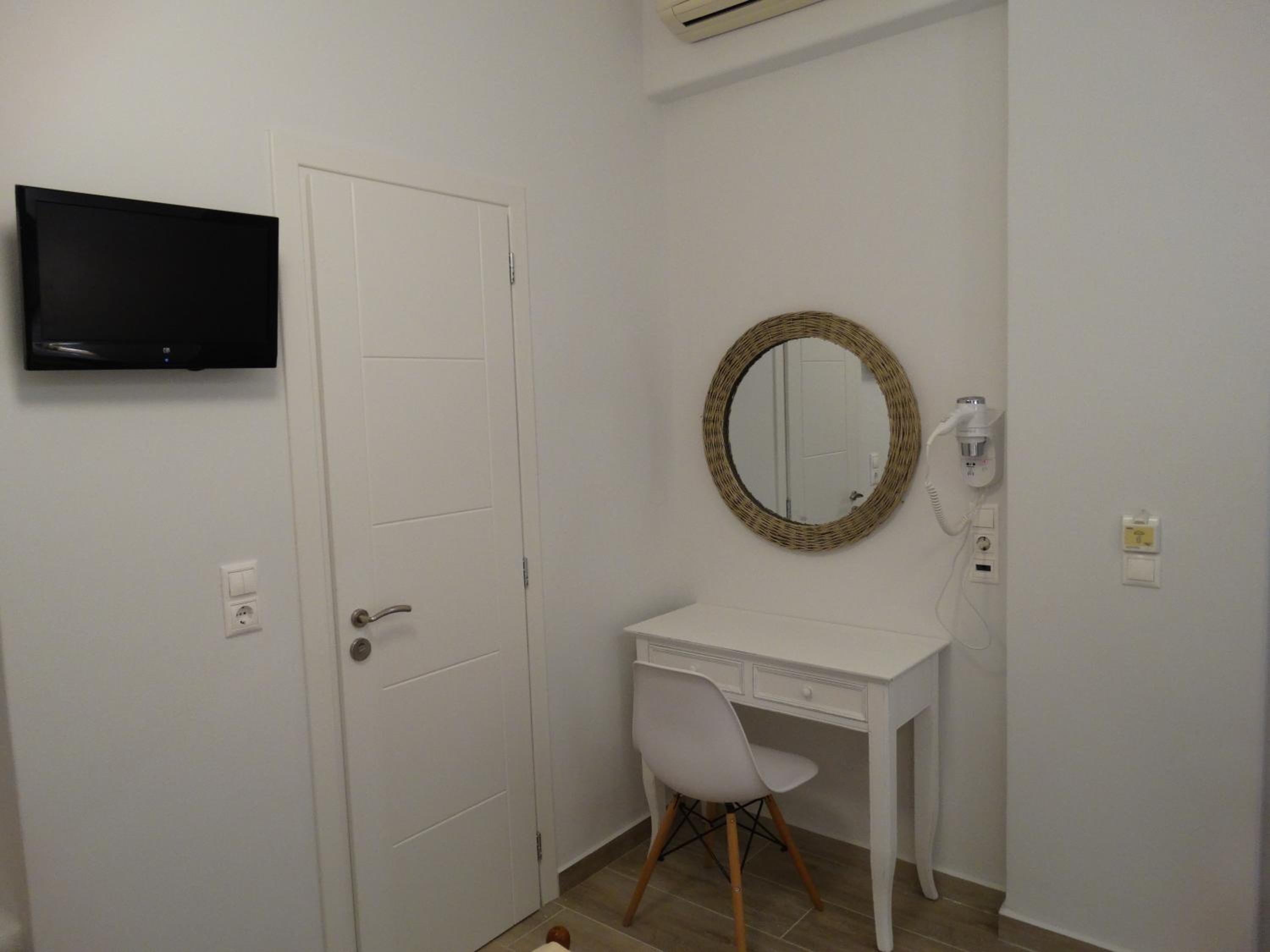 Studio with Garden View (2 Adults)