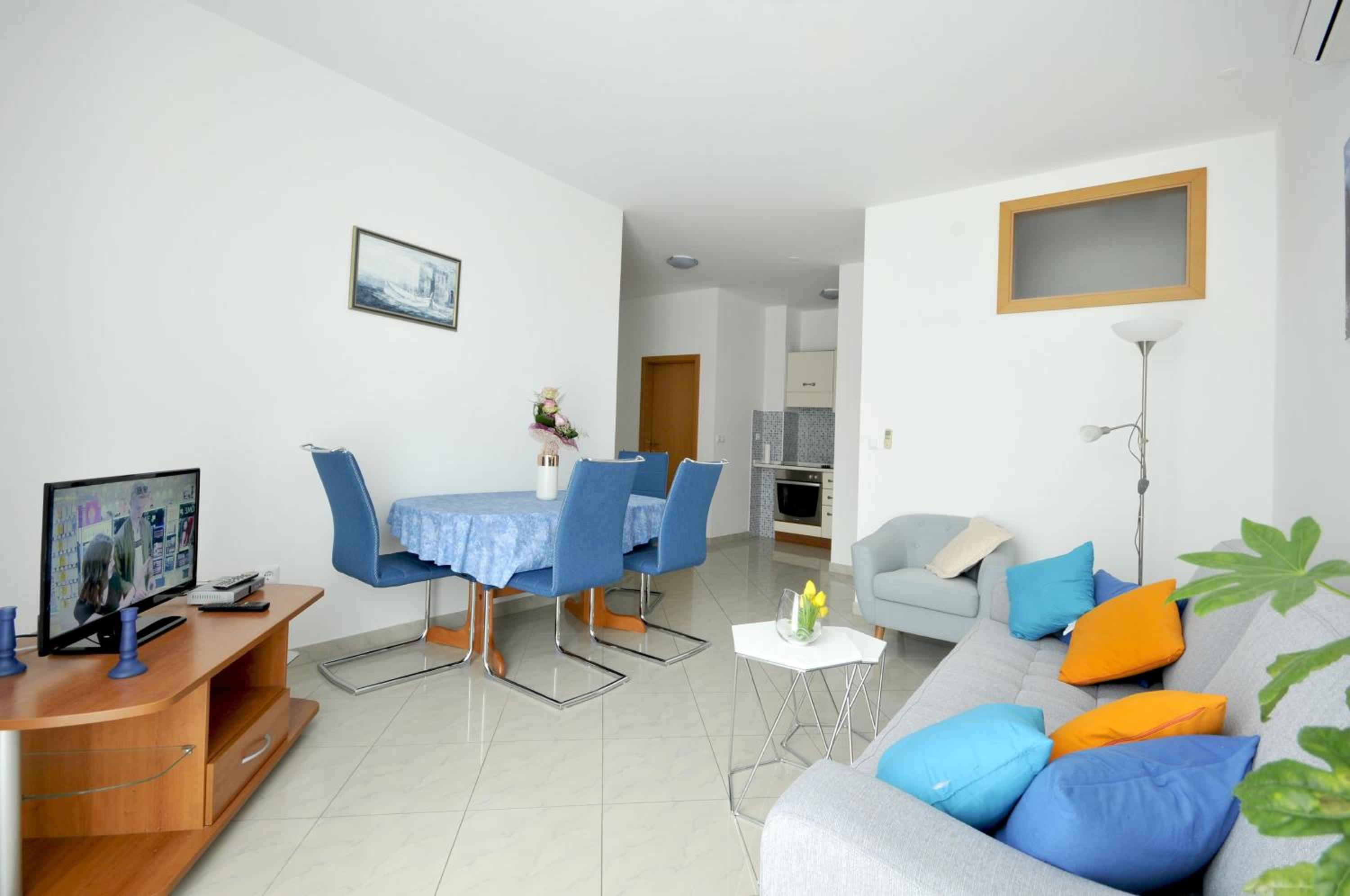 Superior Two-Bedroom Apartment with Balcony (4+1) - Photo 4