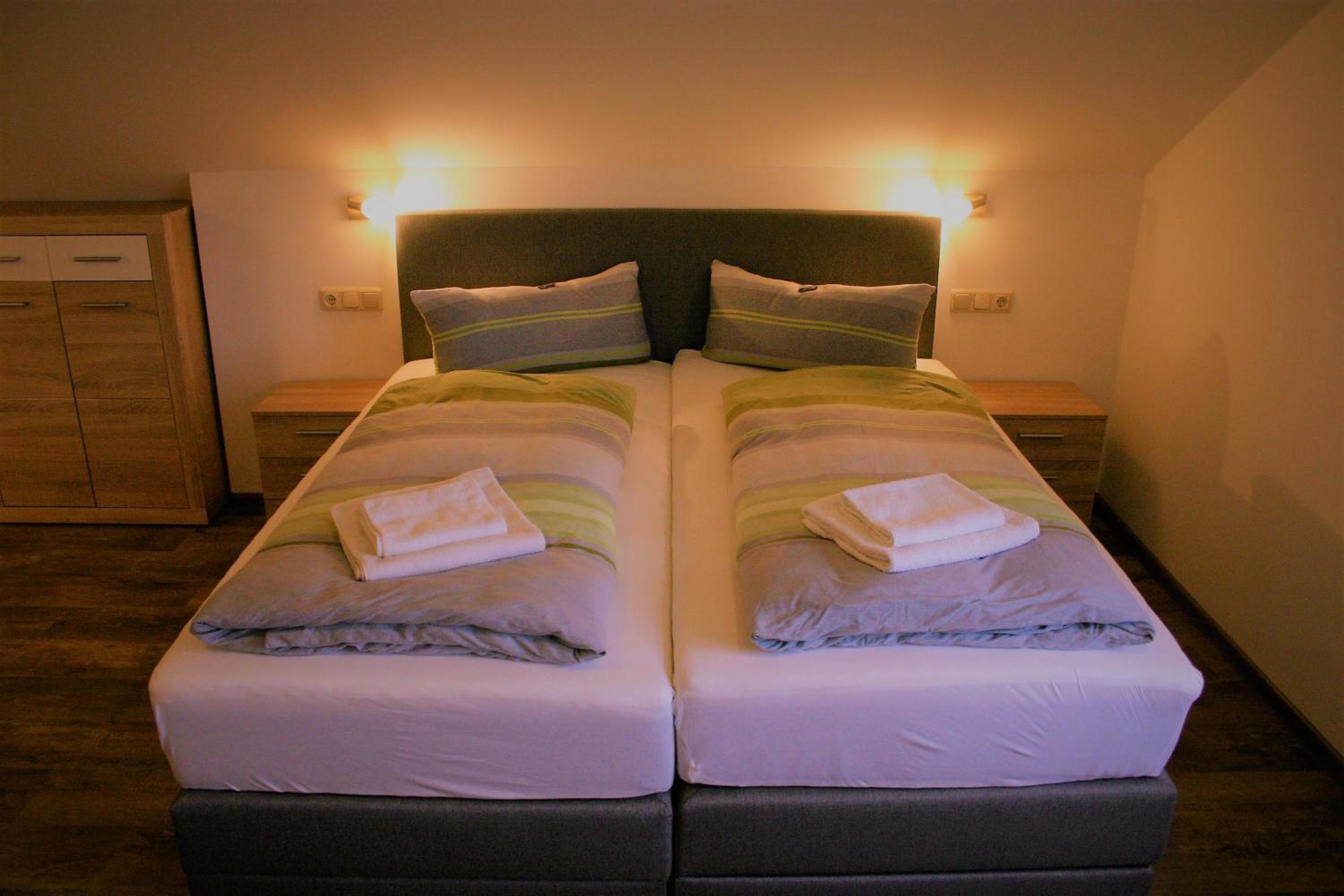Deluxe Double Room (2 Adults + 1 Child)