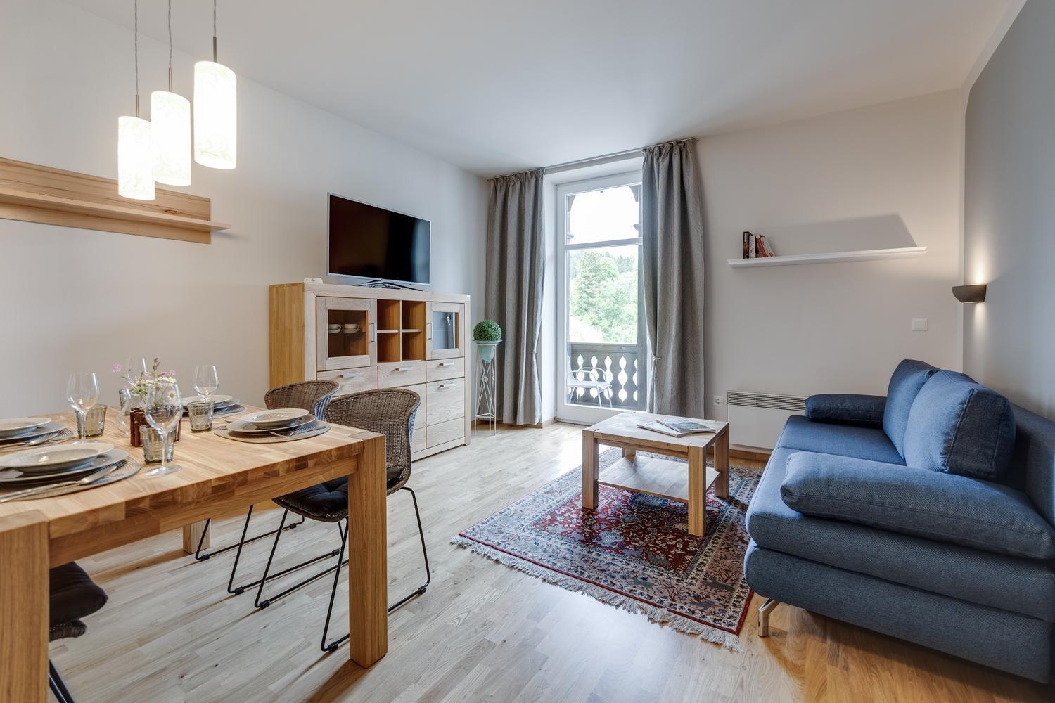 Apartment with Balcony photo 1