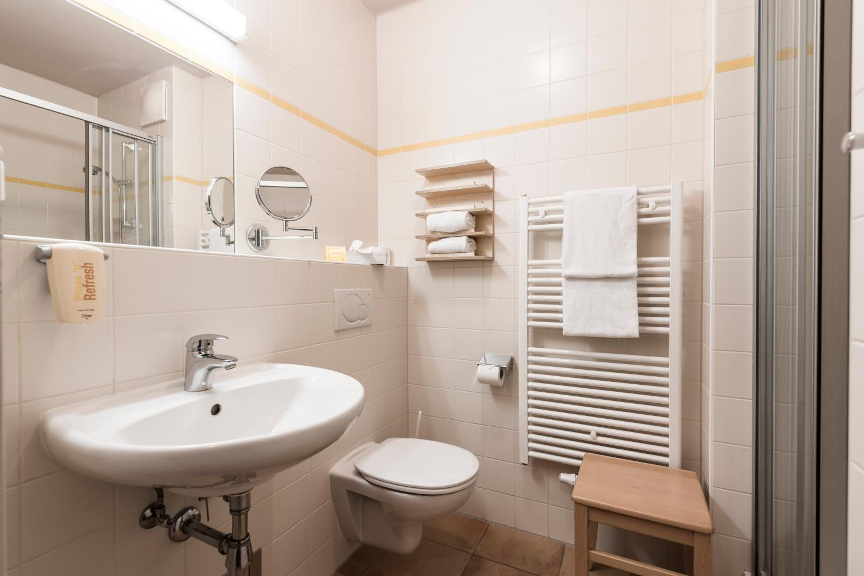 Single Room photo 2