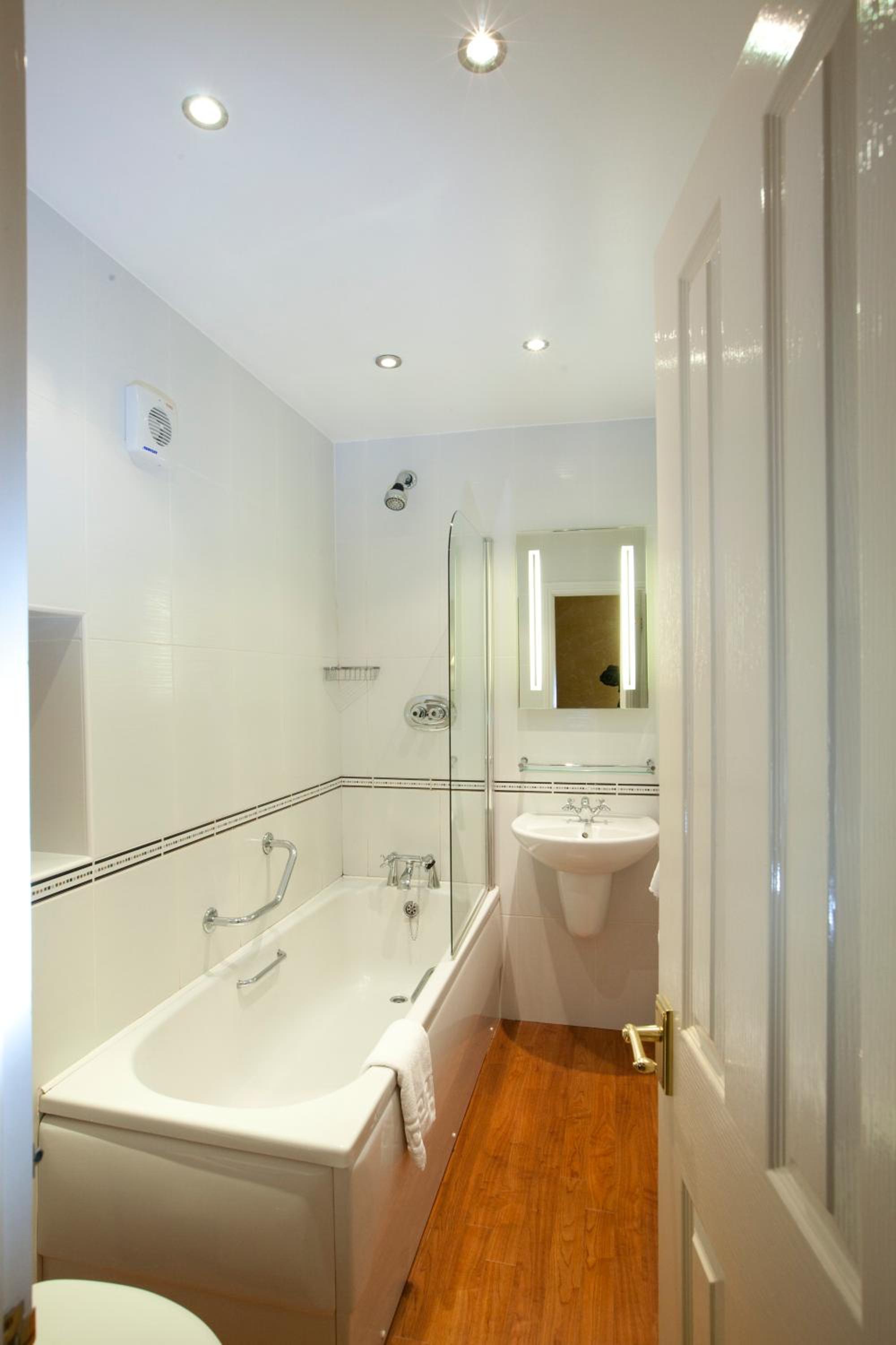 Club Double Room - Photo 8