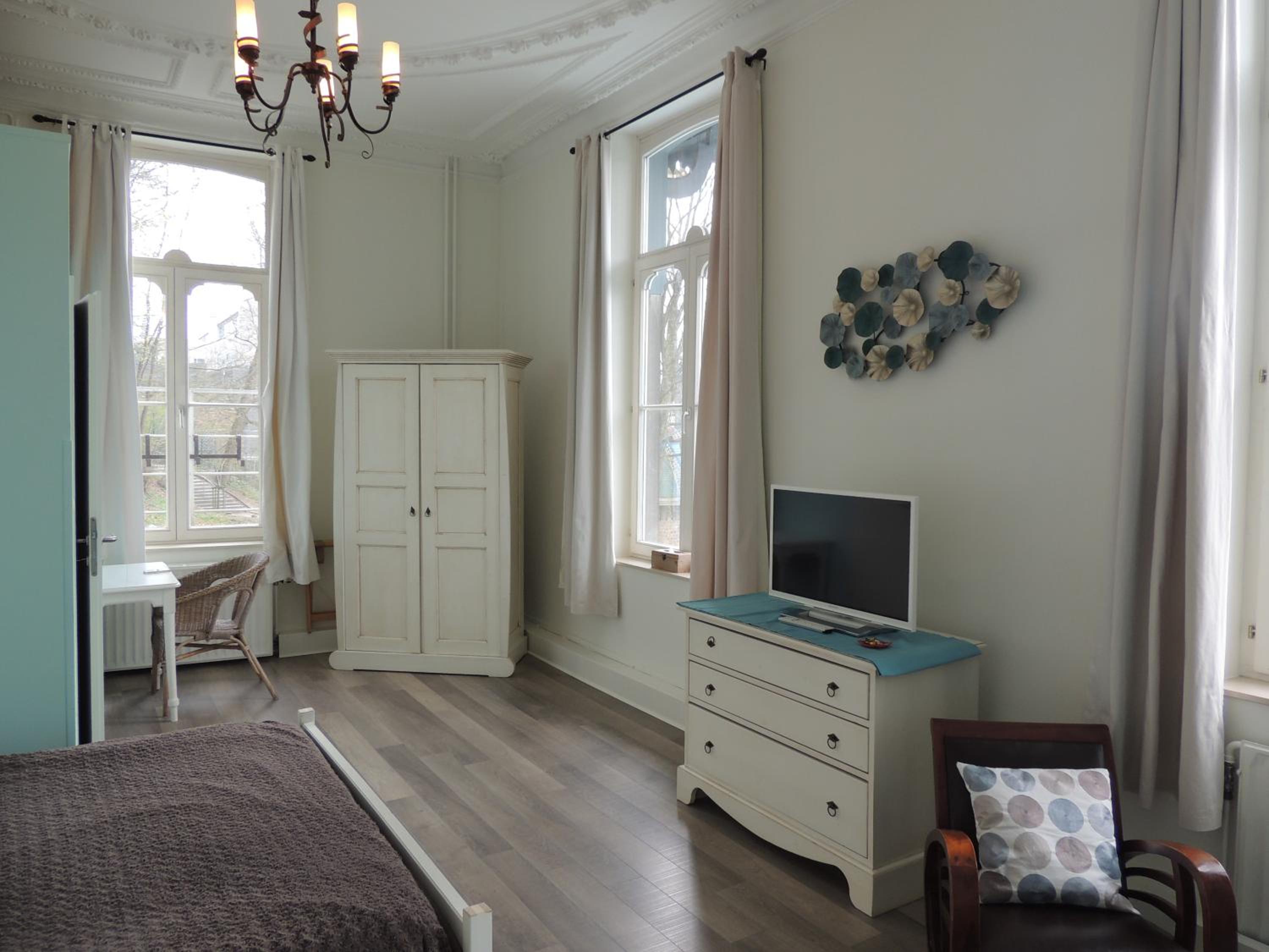 Large Deluxe Double Room photo 1
