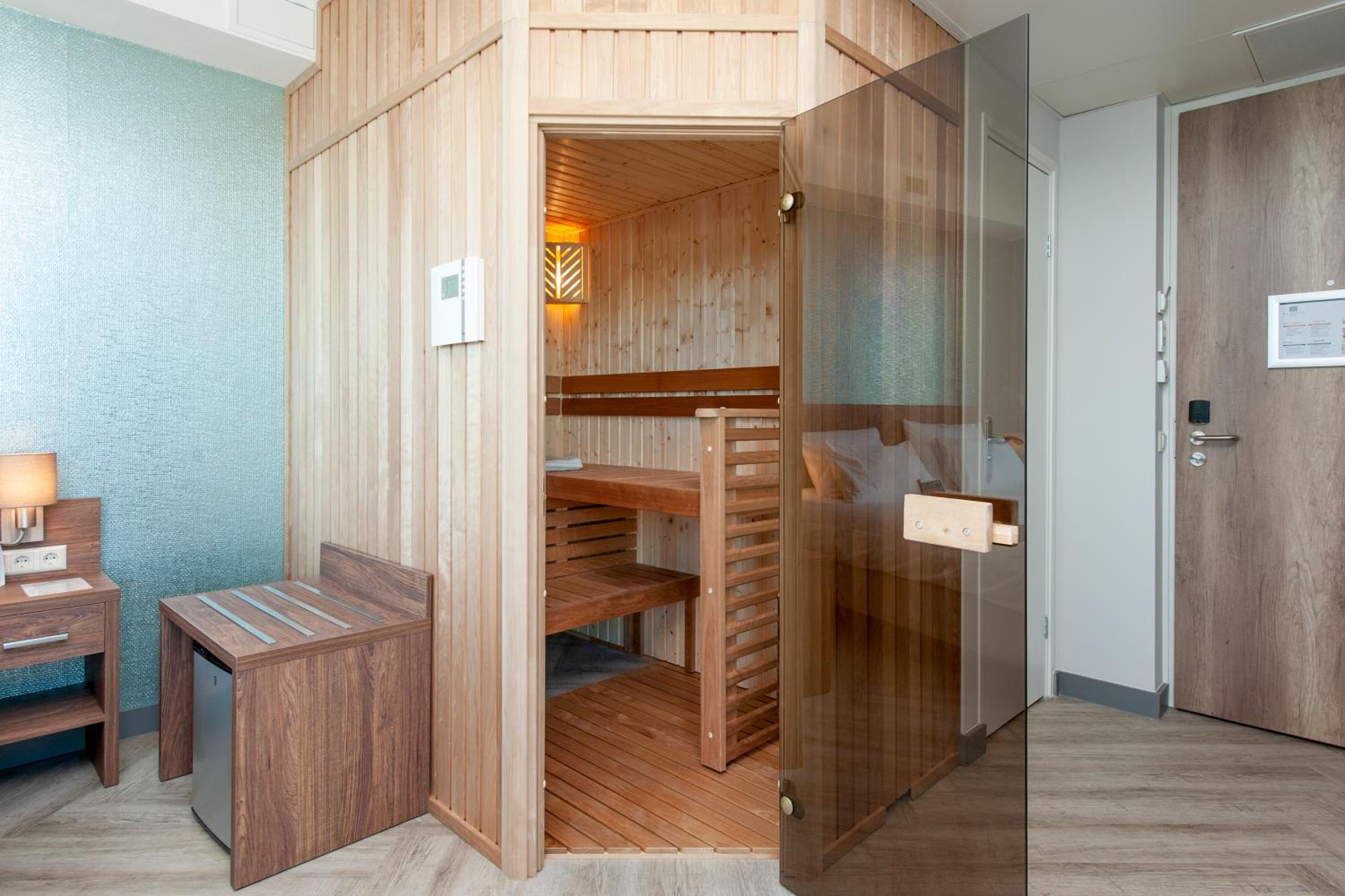 Velvet Wellness King Room with City Spa Access - Photo 15