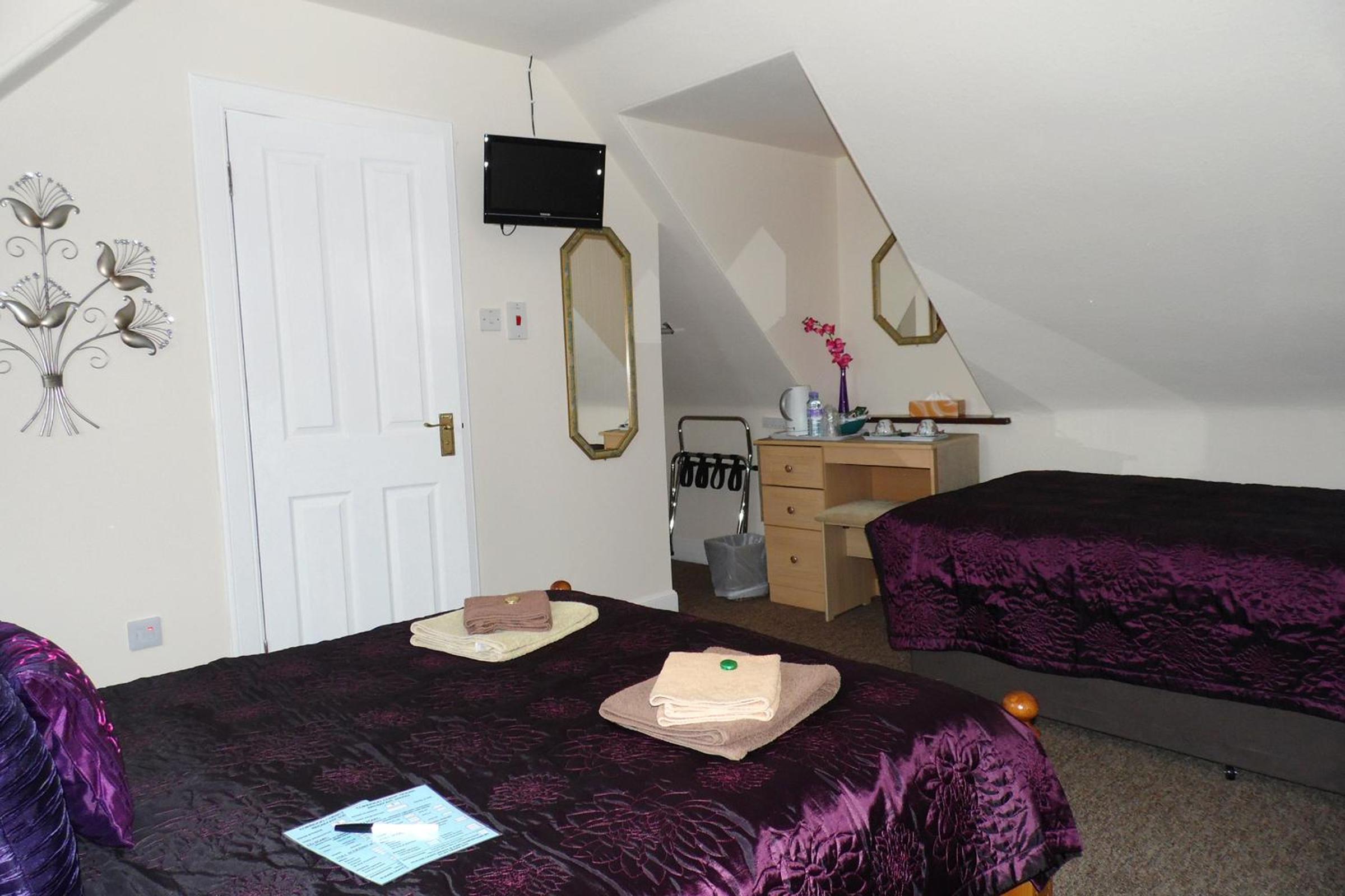 Standard Double or Twin Room photo 1