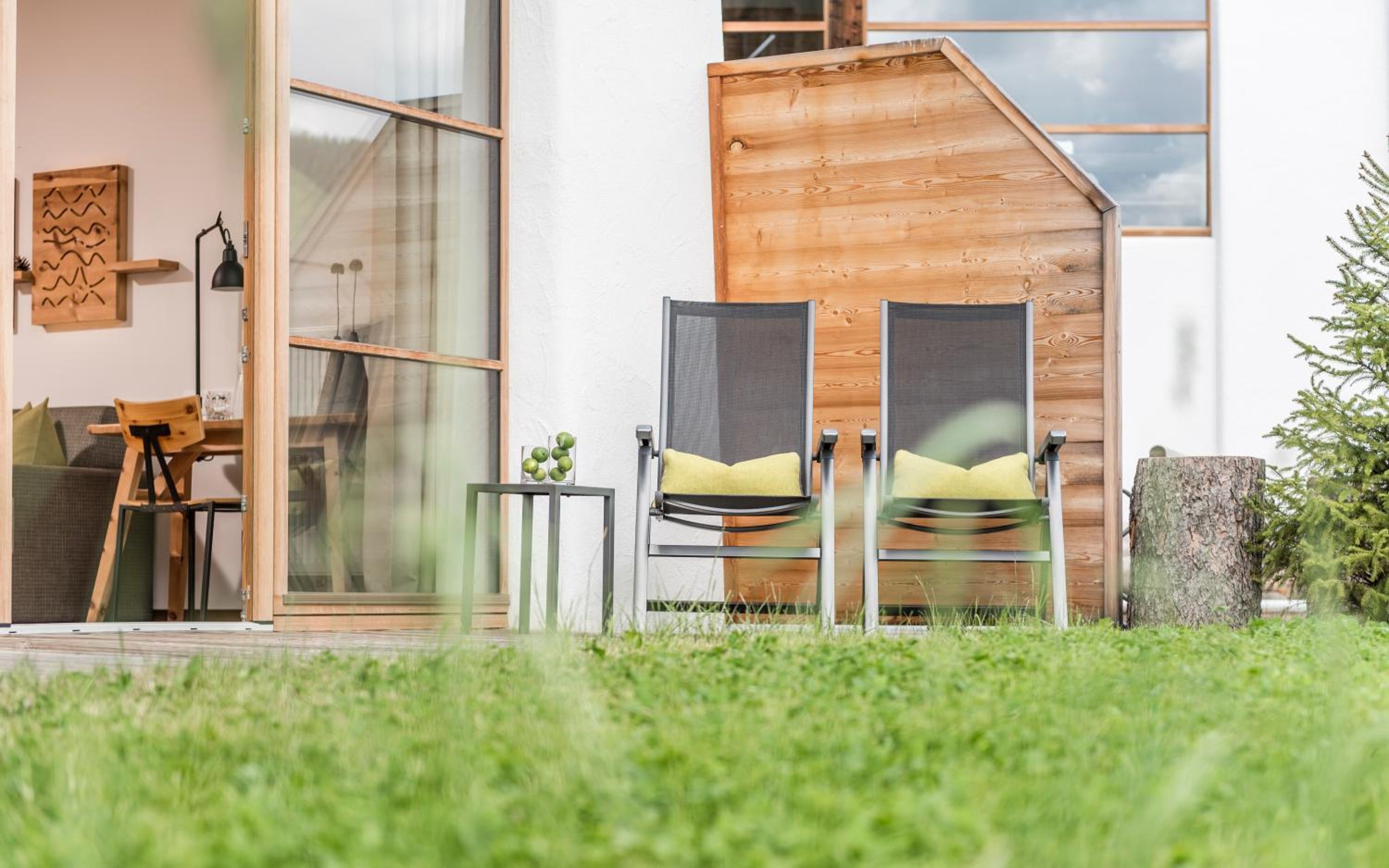 Deluxe Double Room (2 Adults + 1 Child) photo 2