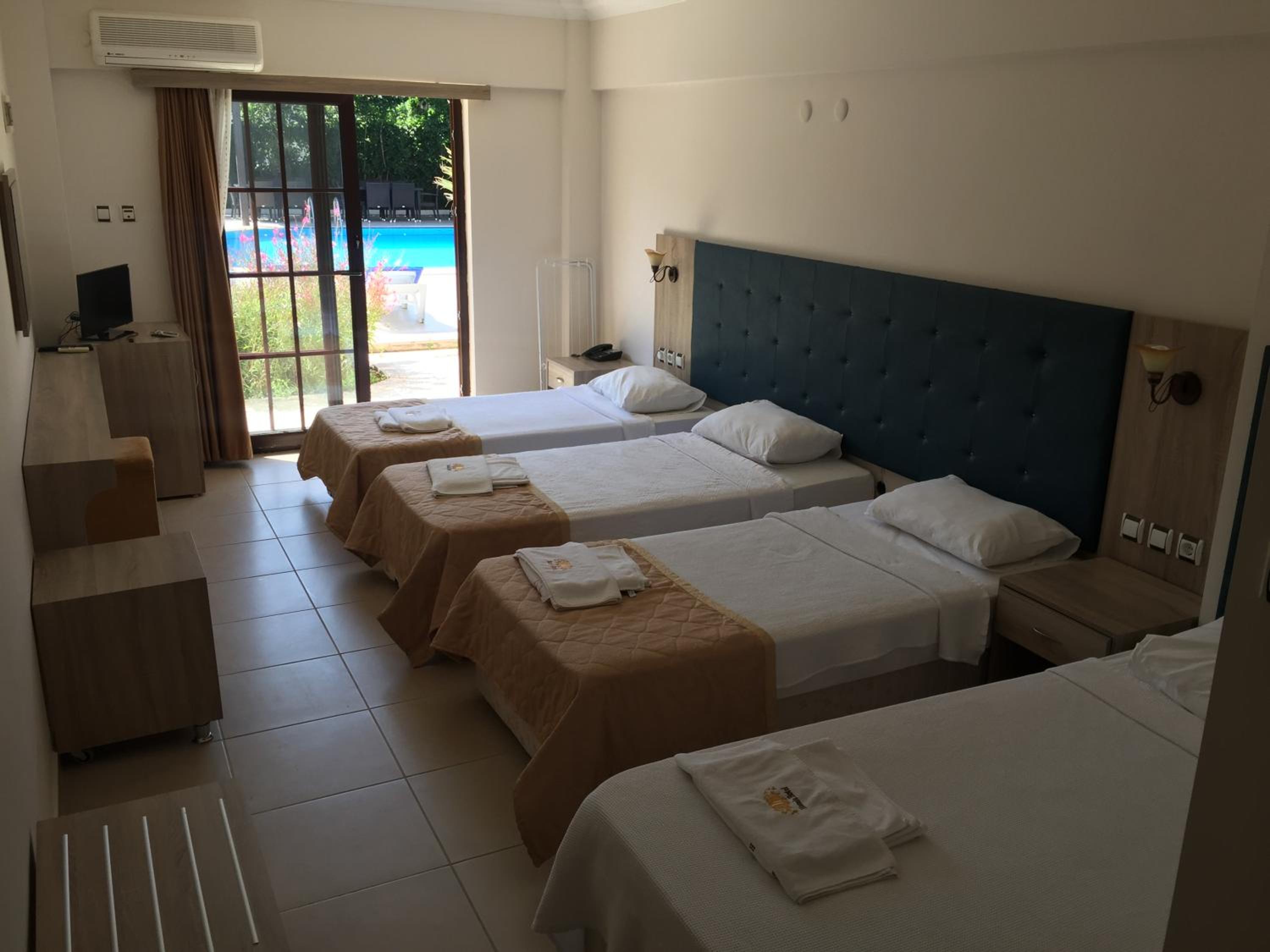 Quadruple Room photo 2