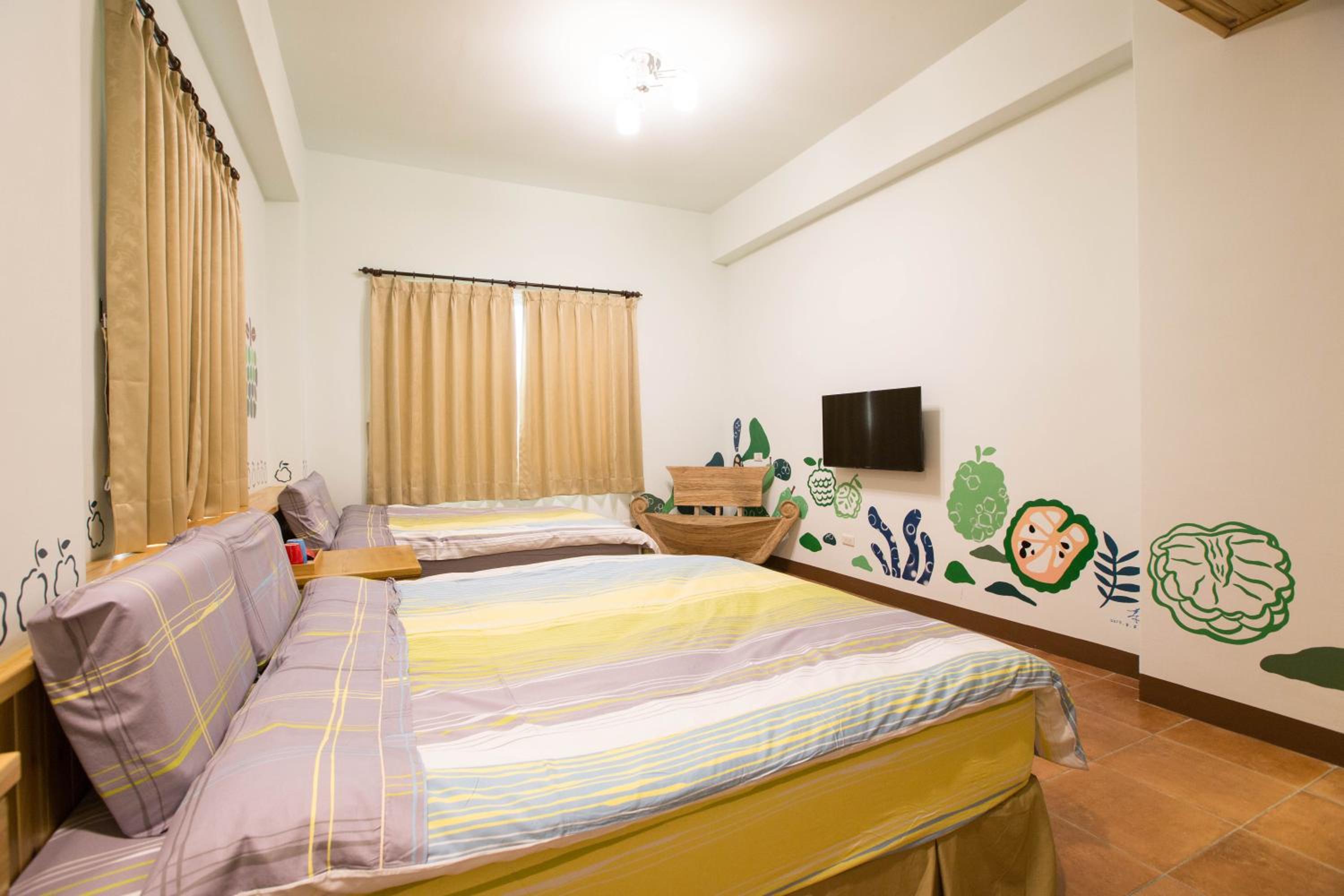 Quadruple Room with Private Bathroom photo 3