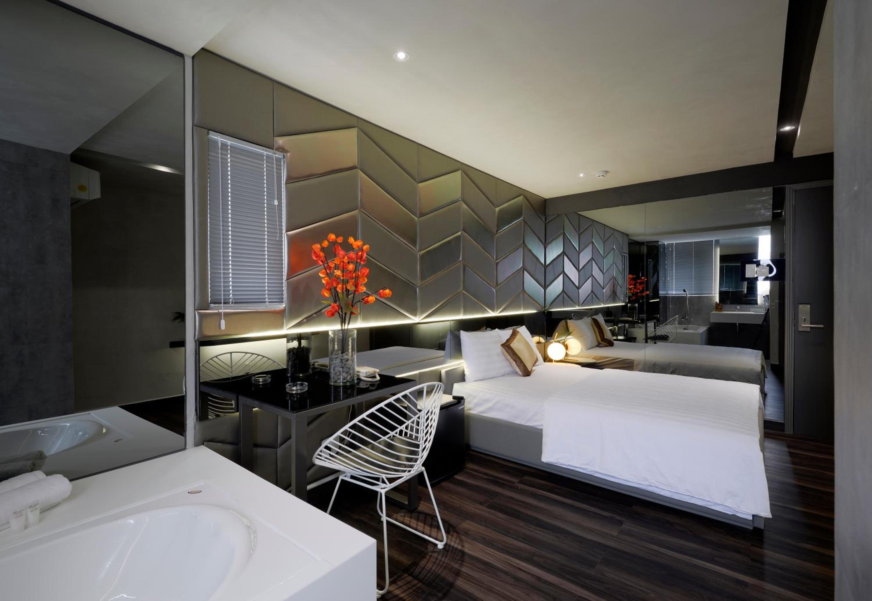 Junior Deluxe Double Room photo 3
