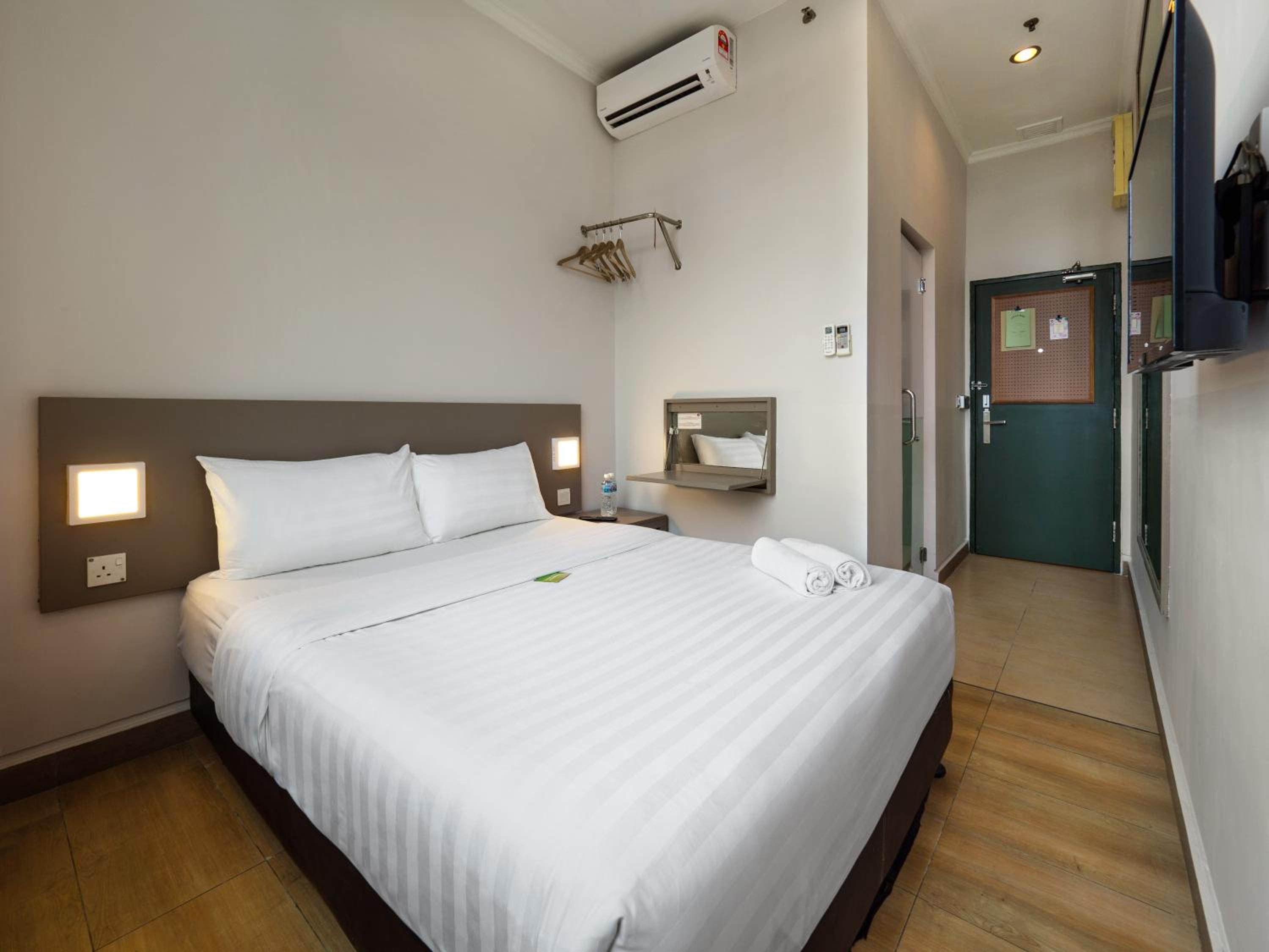 Double Room without Window - Photo 1