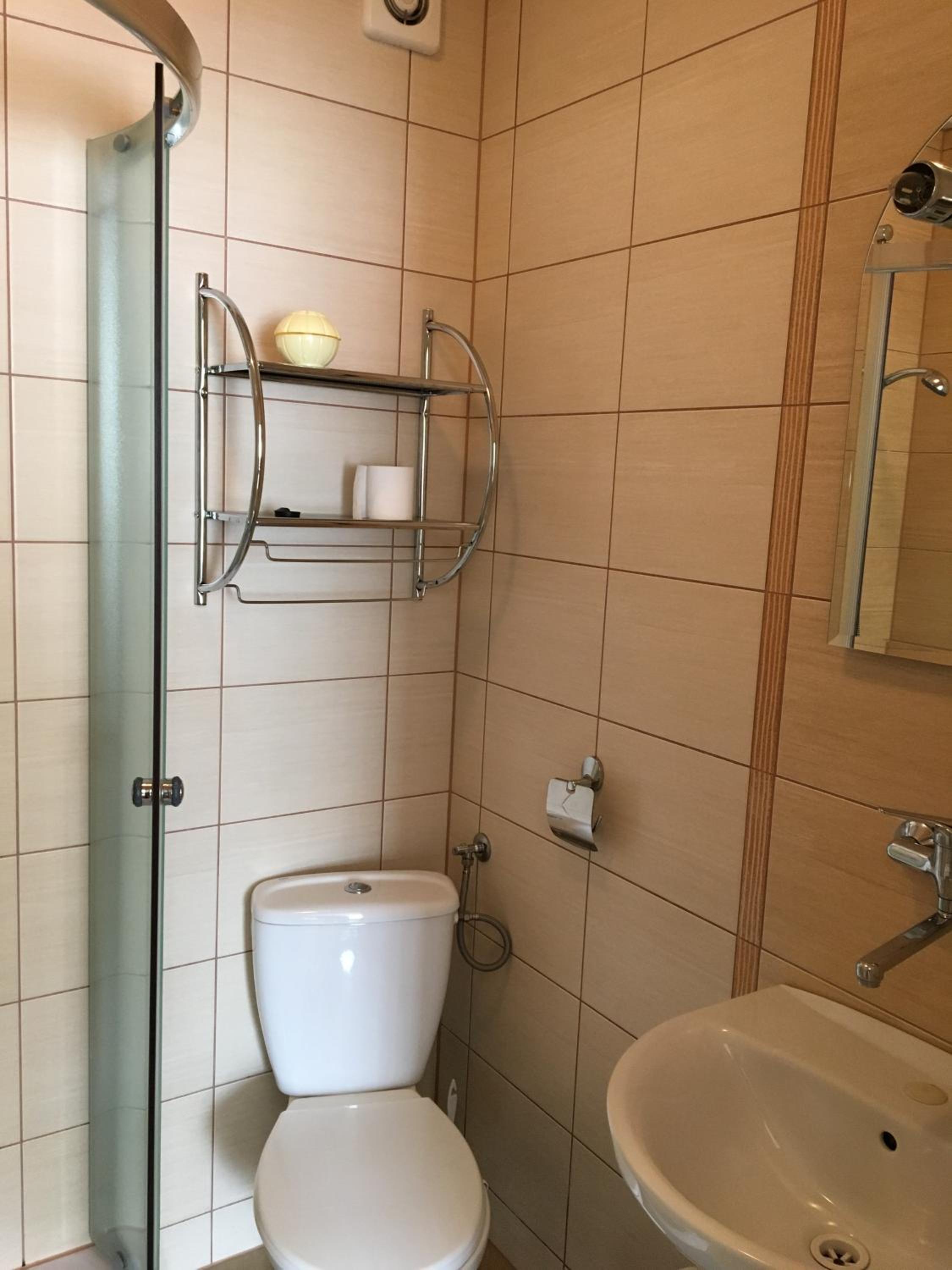 Quadruple Room - Photo 6