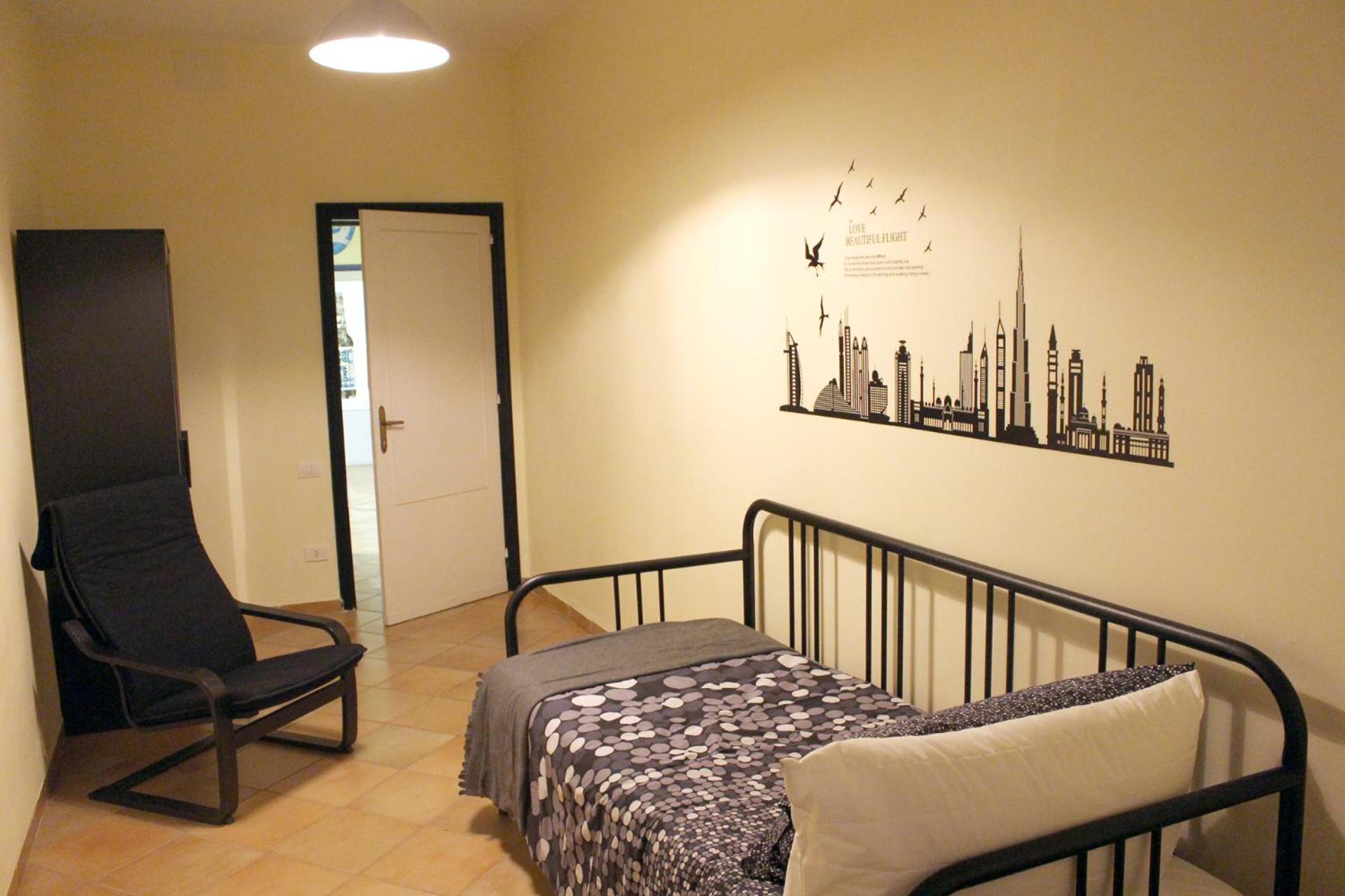 Family Room - Photo 5