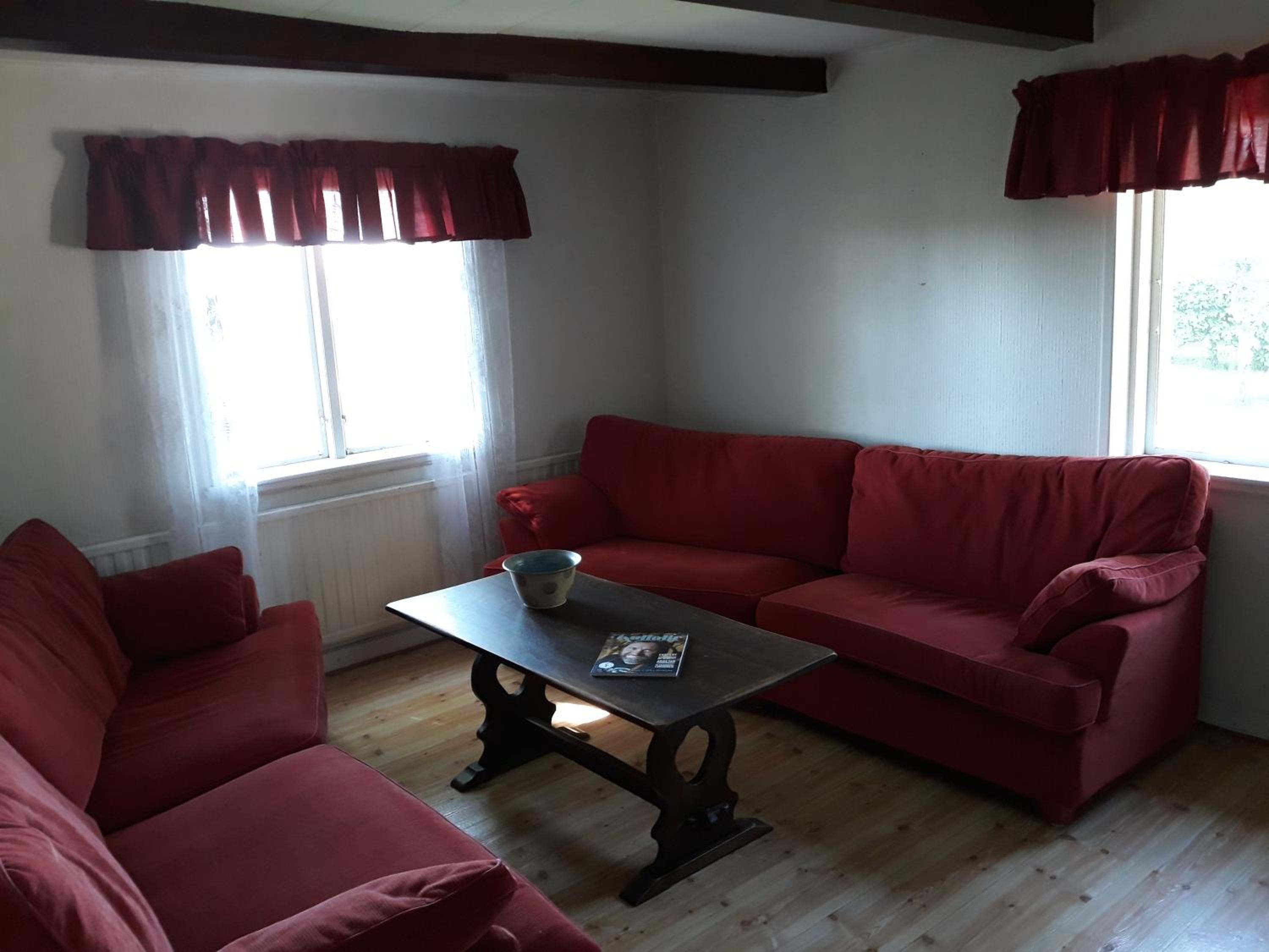 Three-Bedroom House - Photo 2