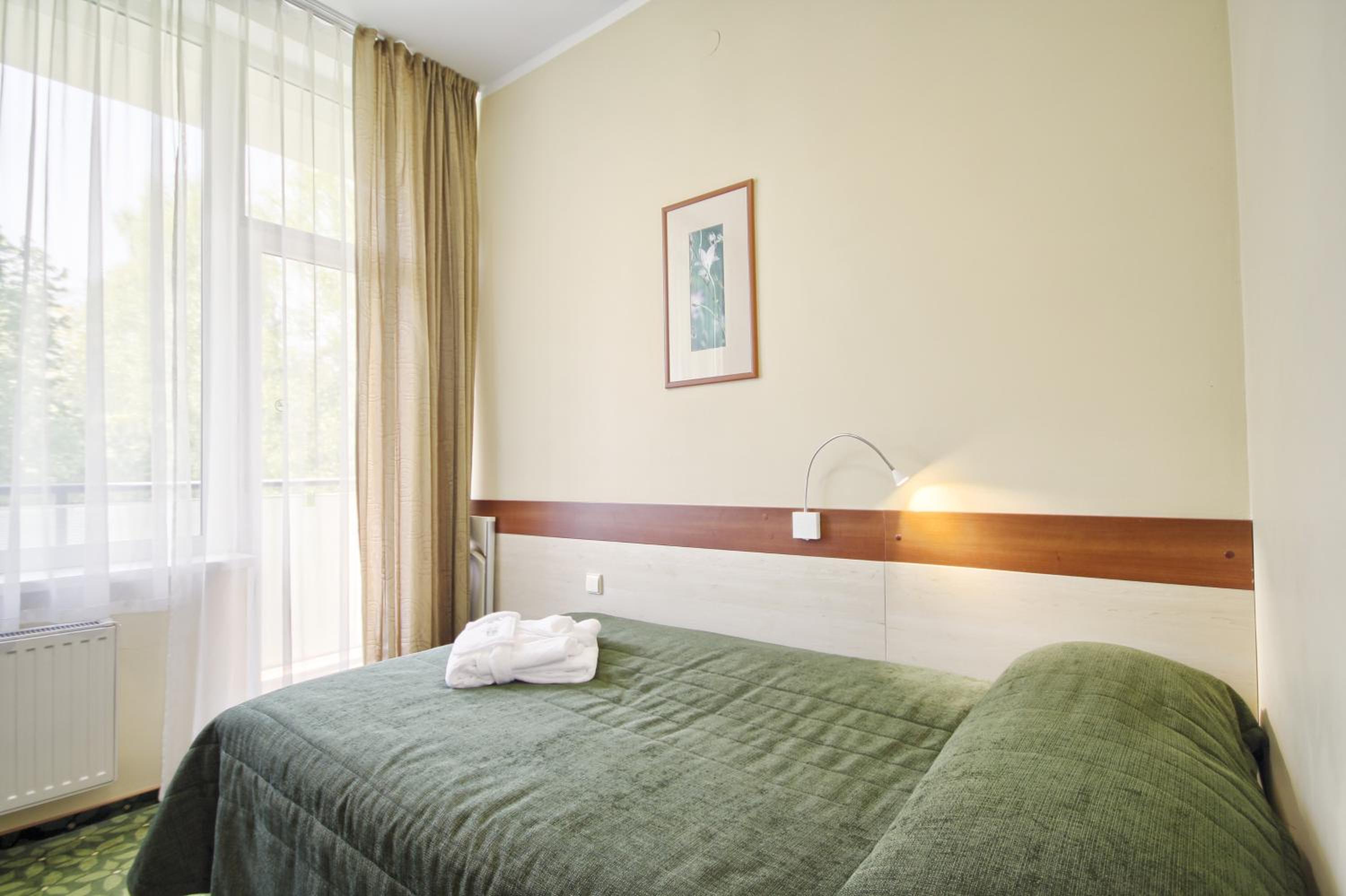 Single Room with Medical Spa Treatment Program photo 1